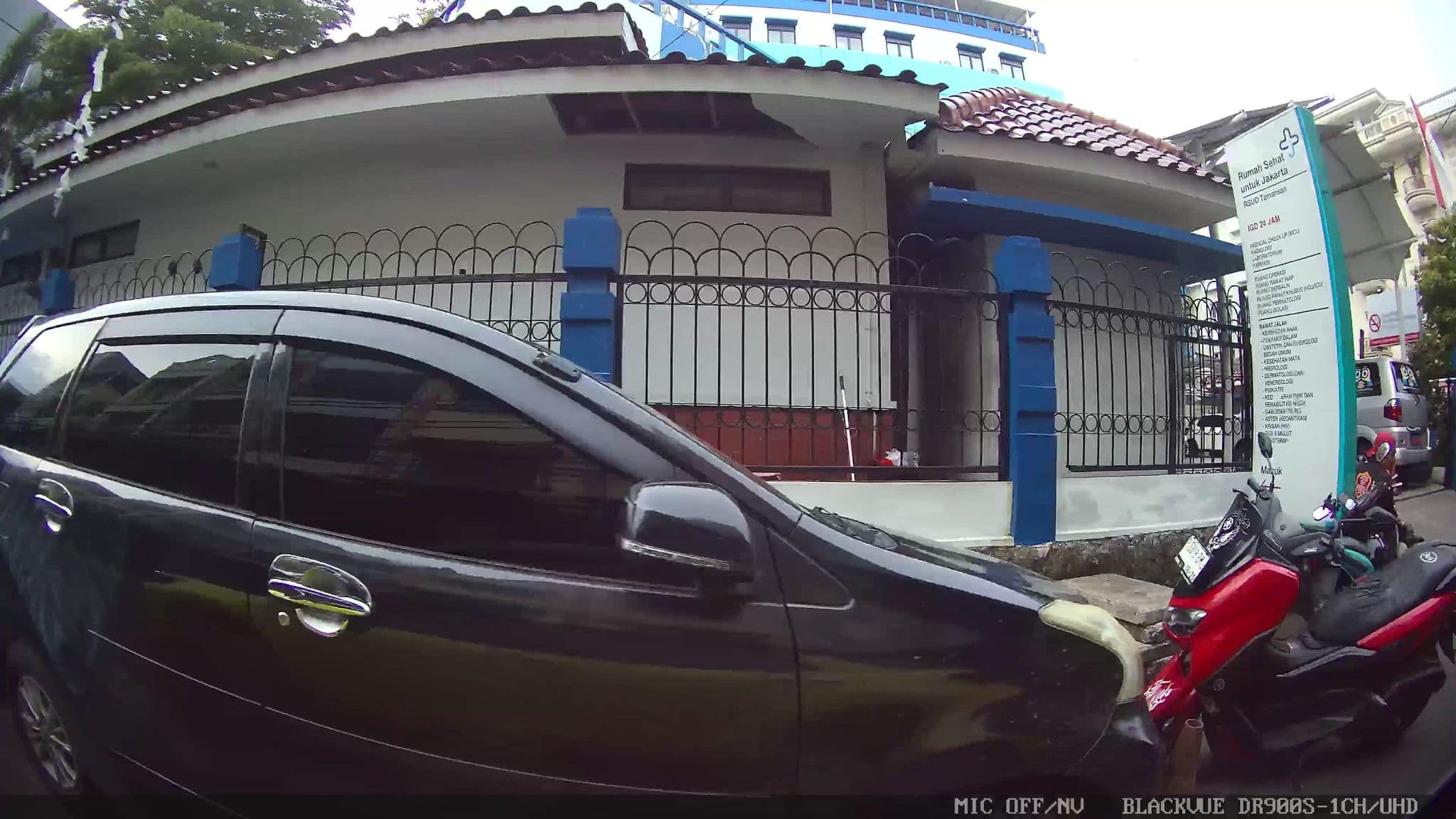 Street view near Madu Inn Hotel, Jakarta — © Kaart---RIGHT (CC BY-SA · Mapillary)