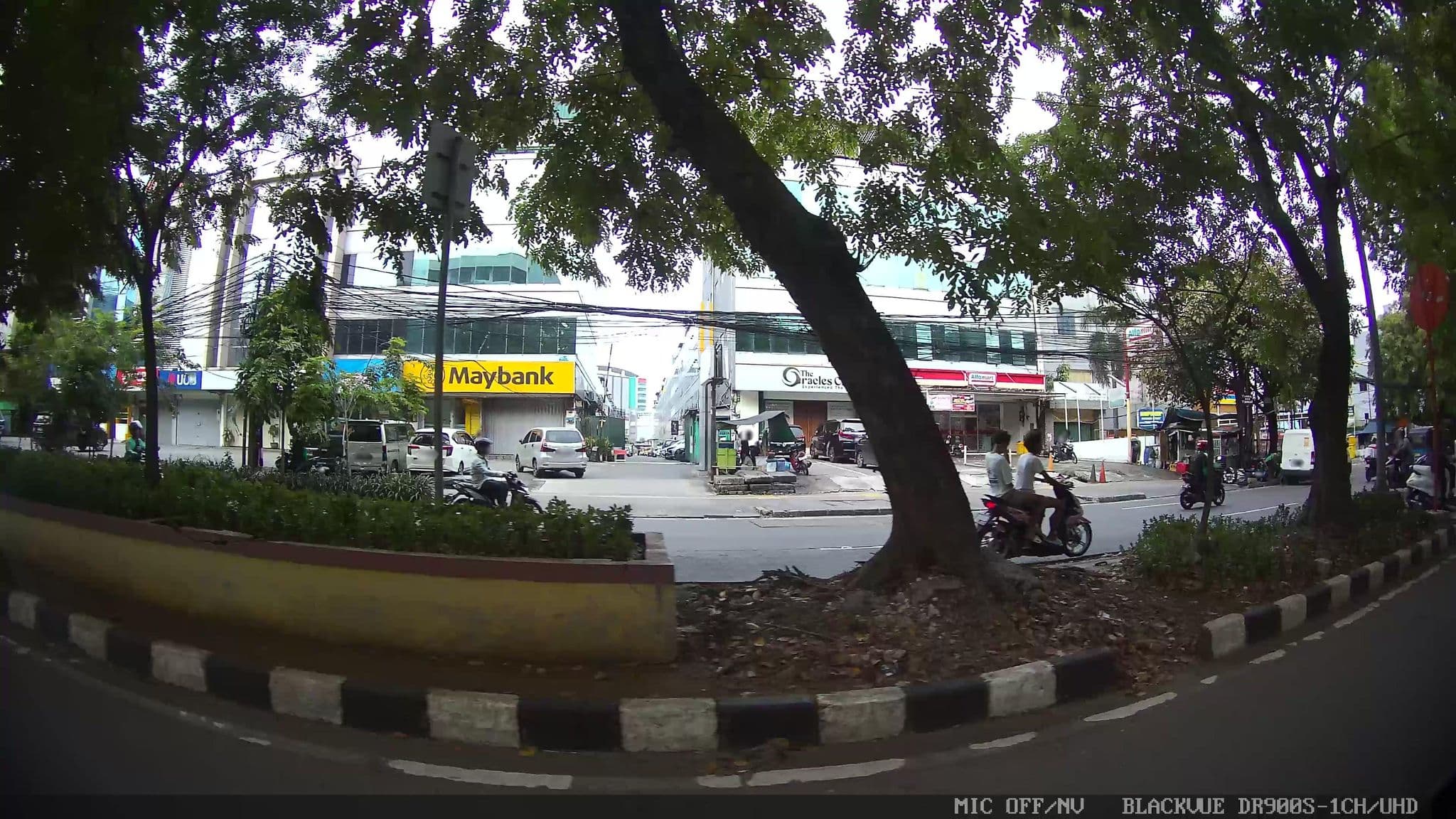 Street view near Hotel harmoni, Jakarta — © Kaart---RIGHT (CC BY-SA · Mapillary)
