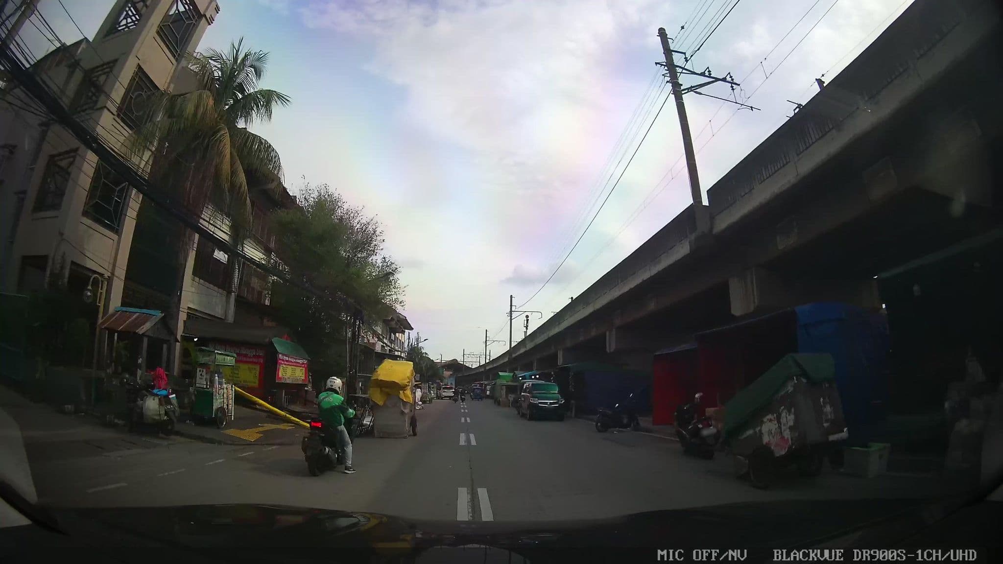 Street view near Hotel Ibis Mangga 2 Room 1706, Jakarta — © Kaart---FRONT (CC BY-SA · Mapillary)