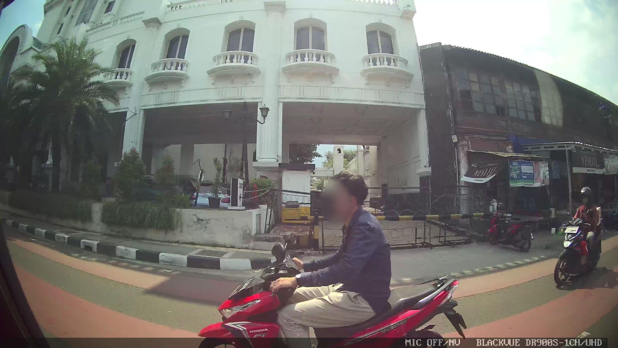 Street view near Mercure Batavia, Jakarta — © Kaart---RIGHT (CC BY-SA · Mapillary)