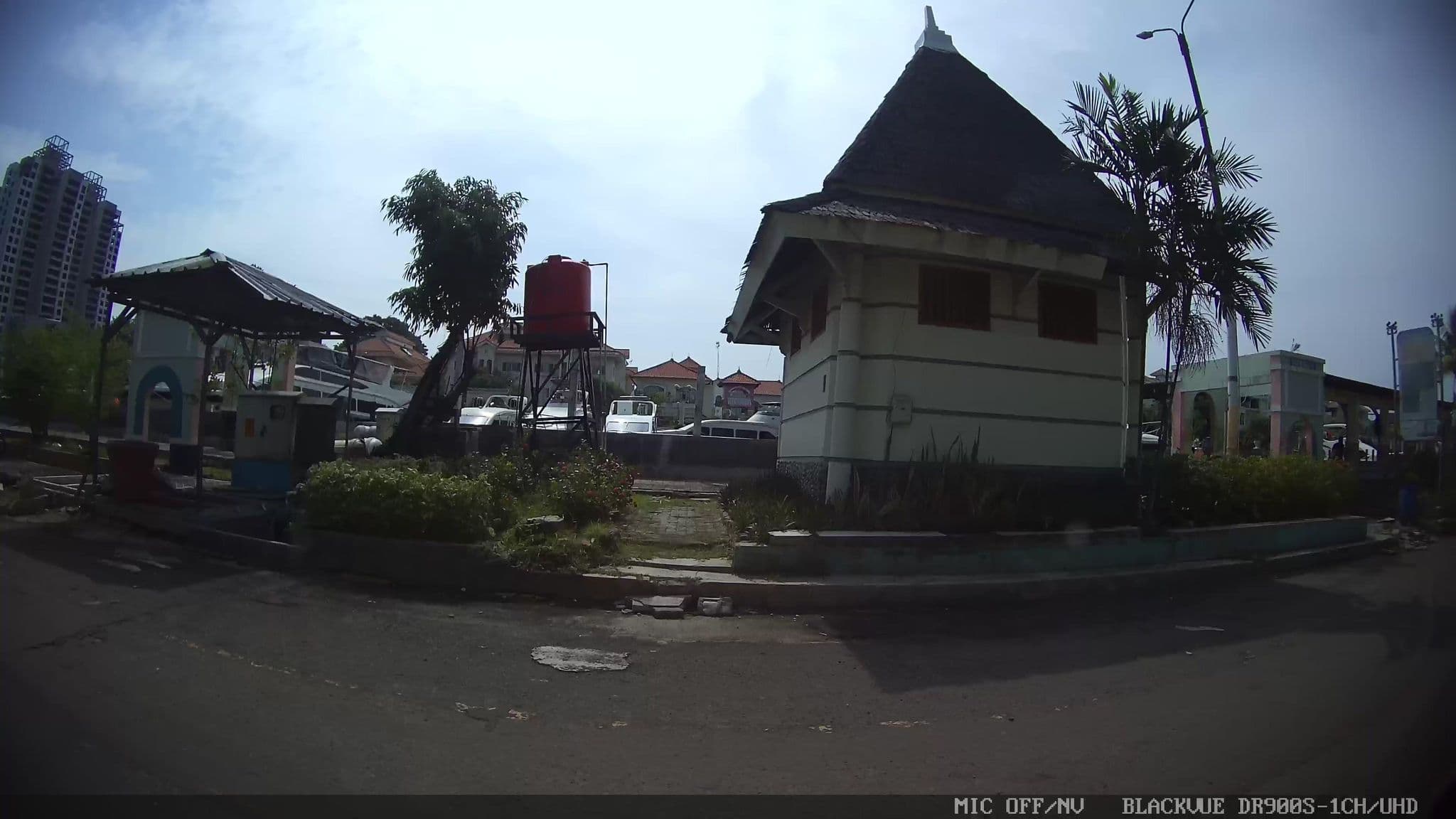 Street view near Kolam Renang Hotel Mercure, Jakarta — © Kaart---LEFT (CC BY-SA · Mapillary)