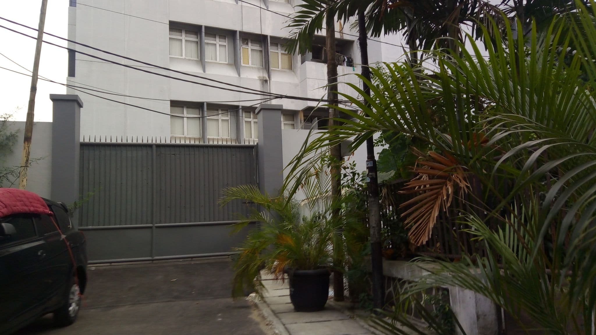 Street view near Puri Kuwitang Hotel Jakarta, Jakarta — © hafiedsh22 (CC BY-SA · Mapillary)