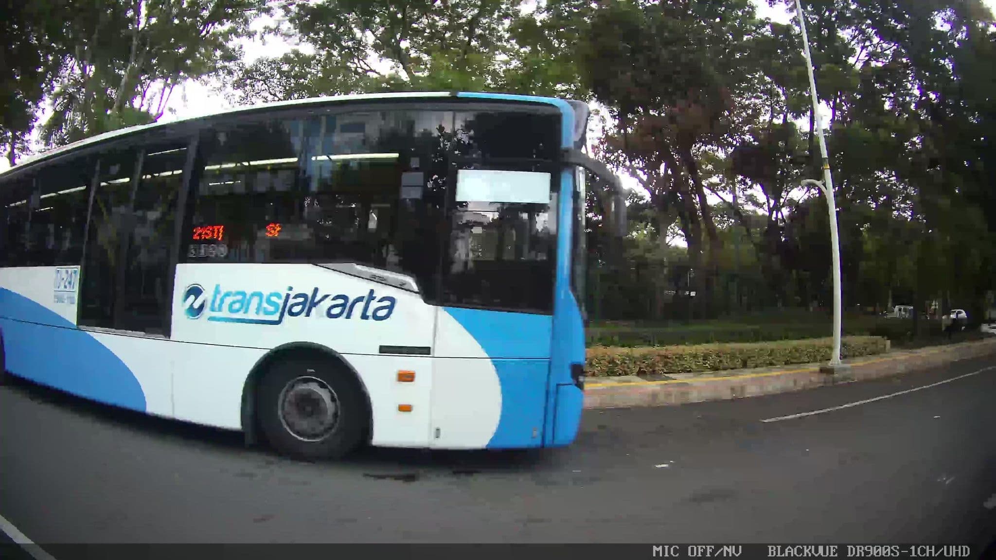 Street view near Chocolate Room, Borobudur Hotel, Jakarta — © Kaart---LEFT (CC BY-SA · Mapillary)