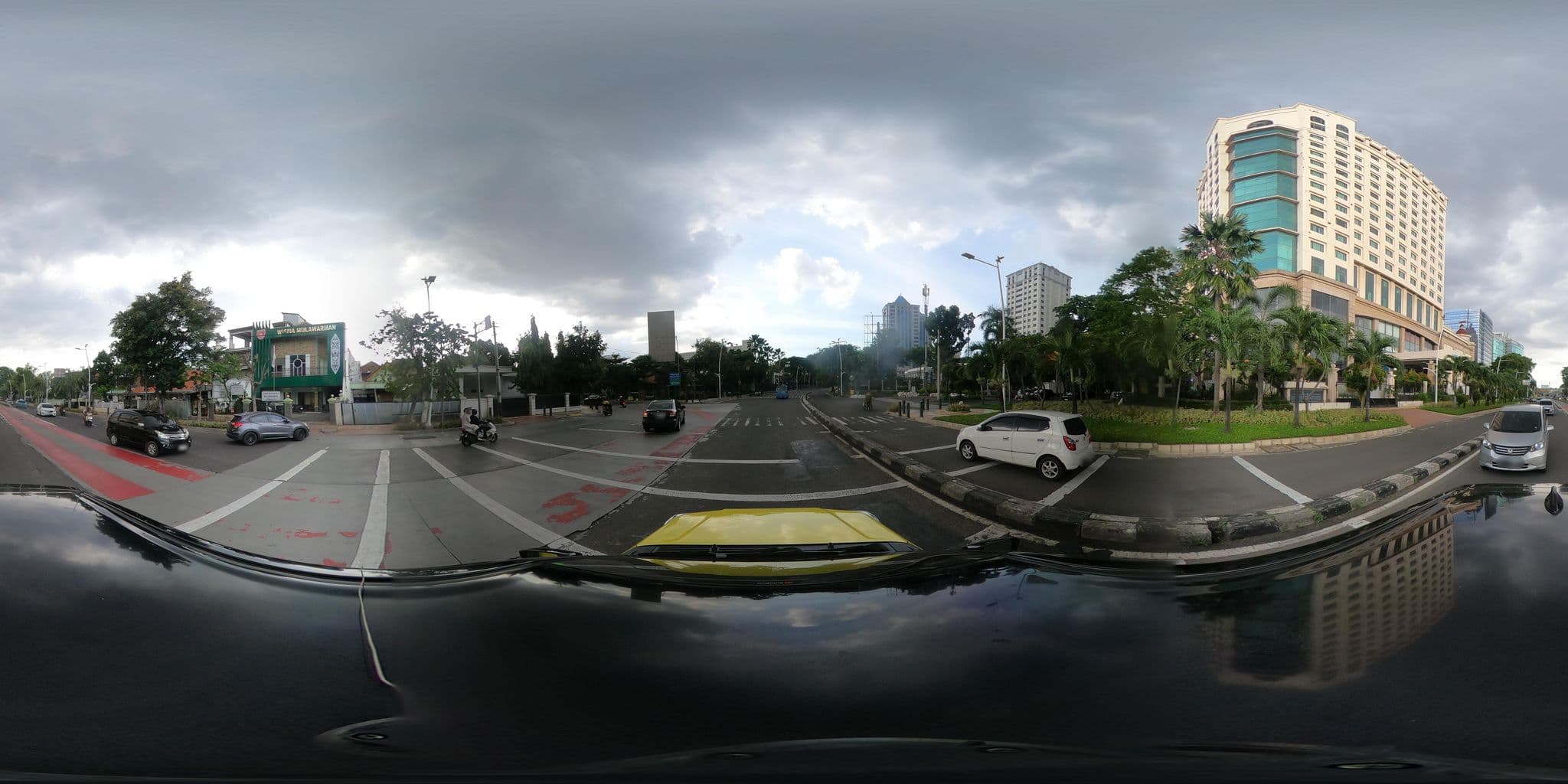 Street view near Business Centre Oasis Amir Hotel, Jakarta — © Kaart---360 (CC BY-SA · Mapillary)