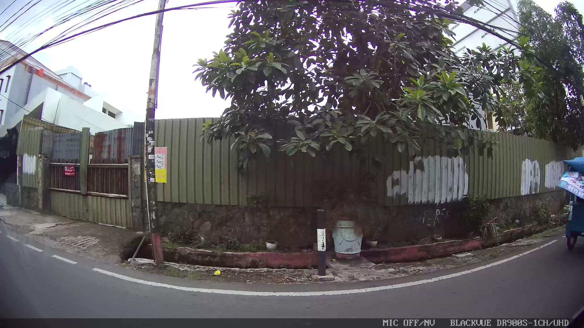 Street view near Penginapan Kepu Selatan, Jakarta — © Kaart---RIGHT (CC BY-SA · Mapillary)