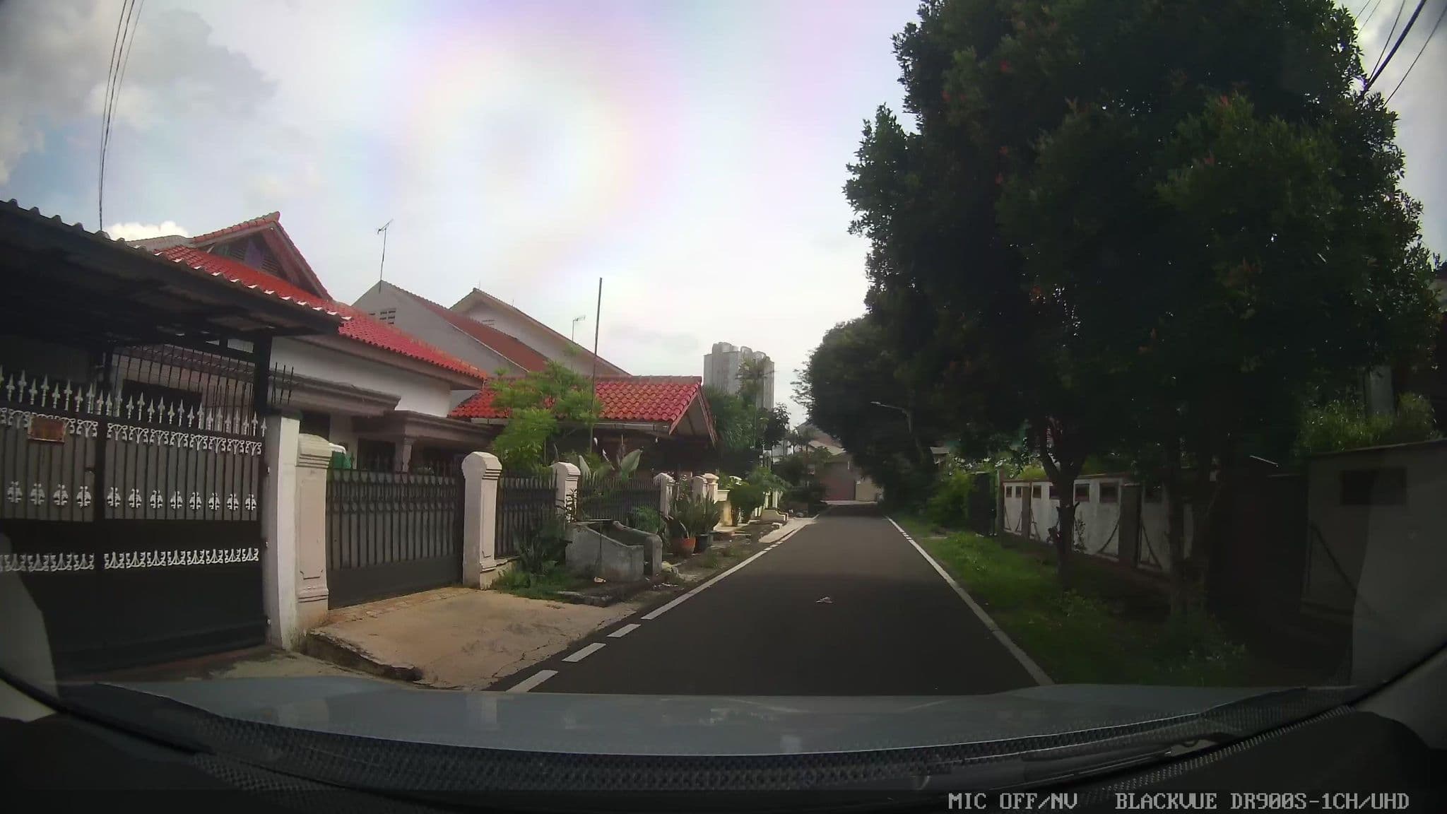 Street view near Hotel Grand Cempaka Ballroom, Jakarta — © Kaart---FRONT (CC BY-SA · Mapillary)