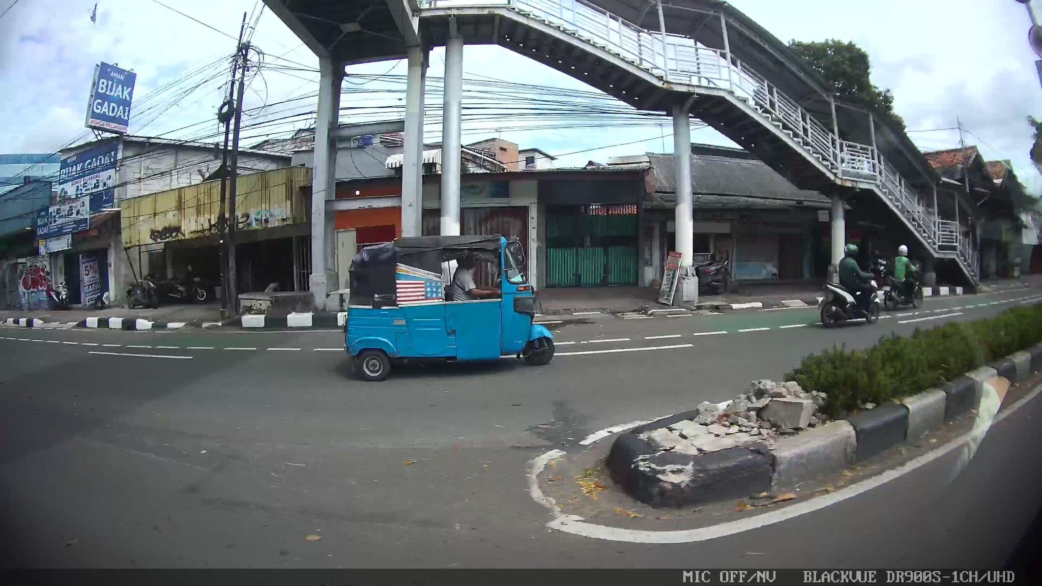 Street view near Grand Cempaka, Jakarta — © Kaart---LEFT (CC BY-SA · Mapillary)