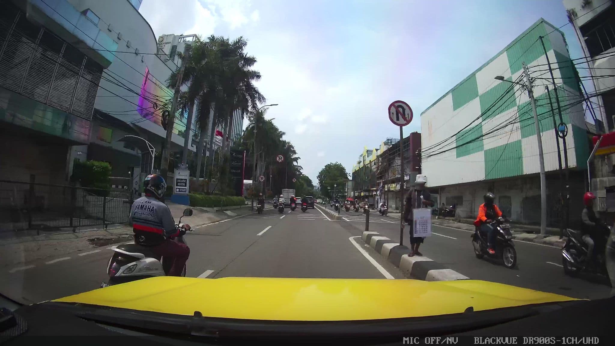 Street view near The media hotel, Jakarta — © Kaart---FRONT (CC BY-SA · Mapillary)