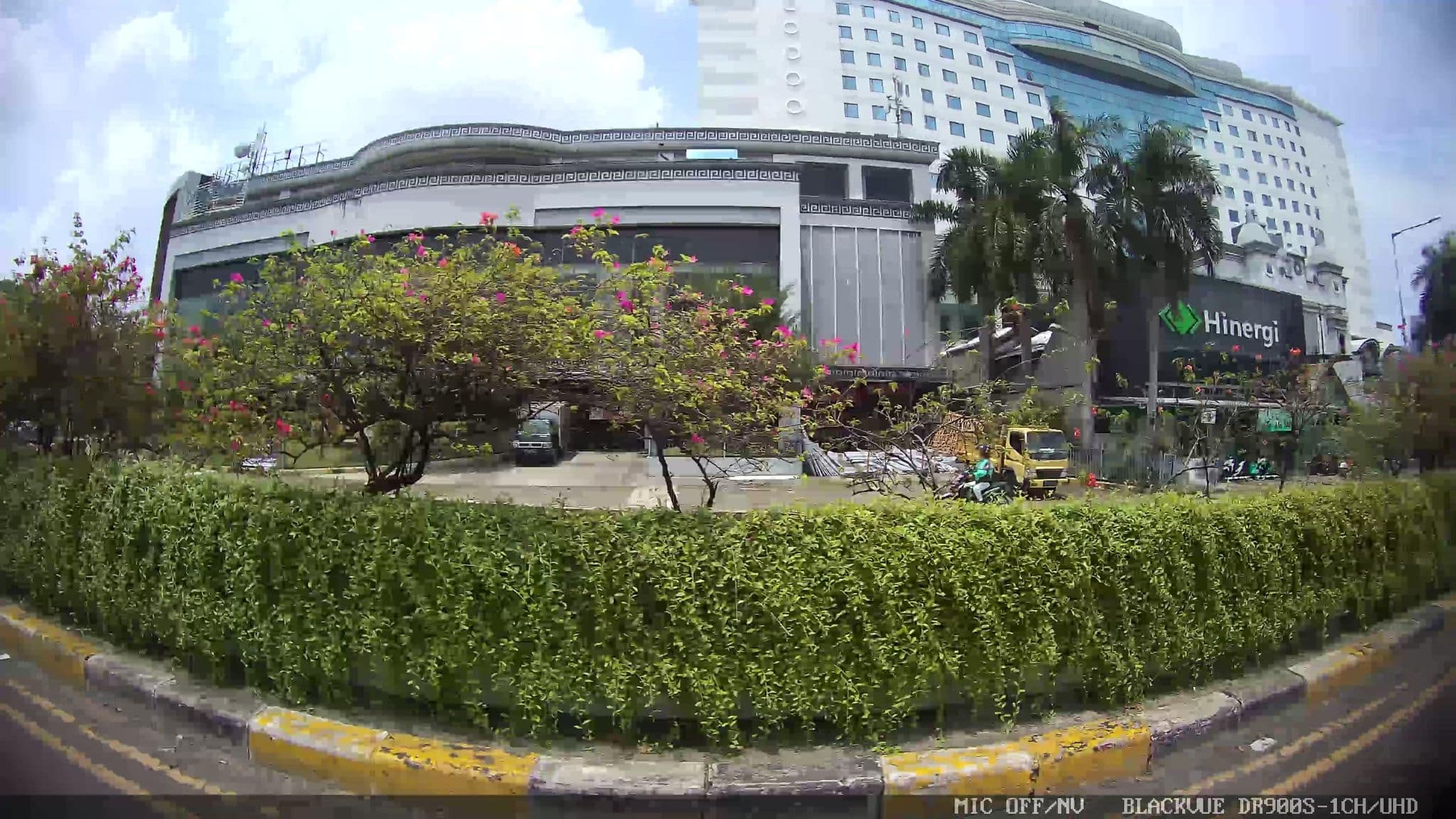 Street view near Rumah ubur, Jakarta — © Kaart---LEFT (CC BY-SA · Mapillary)