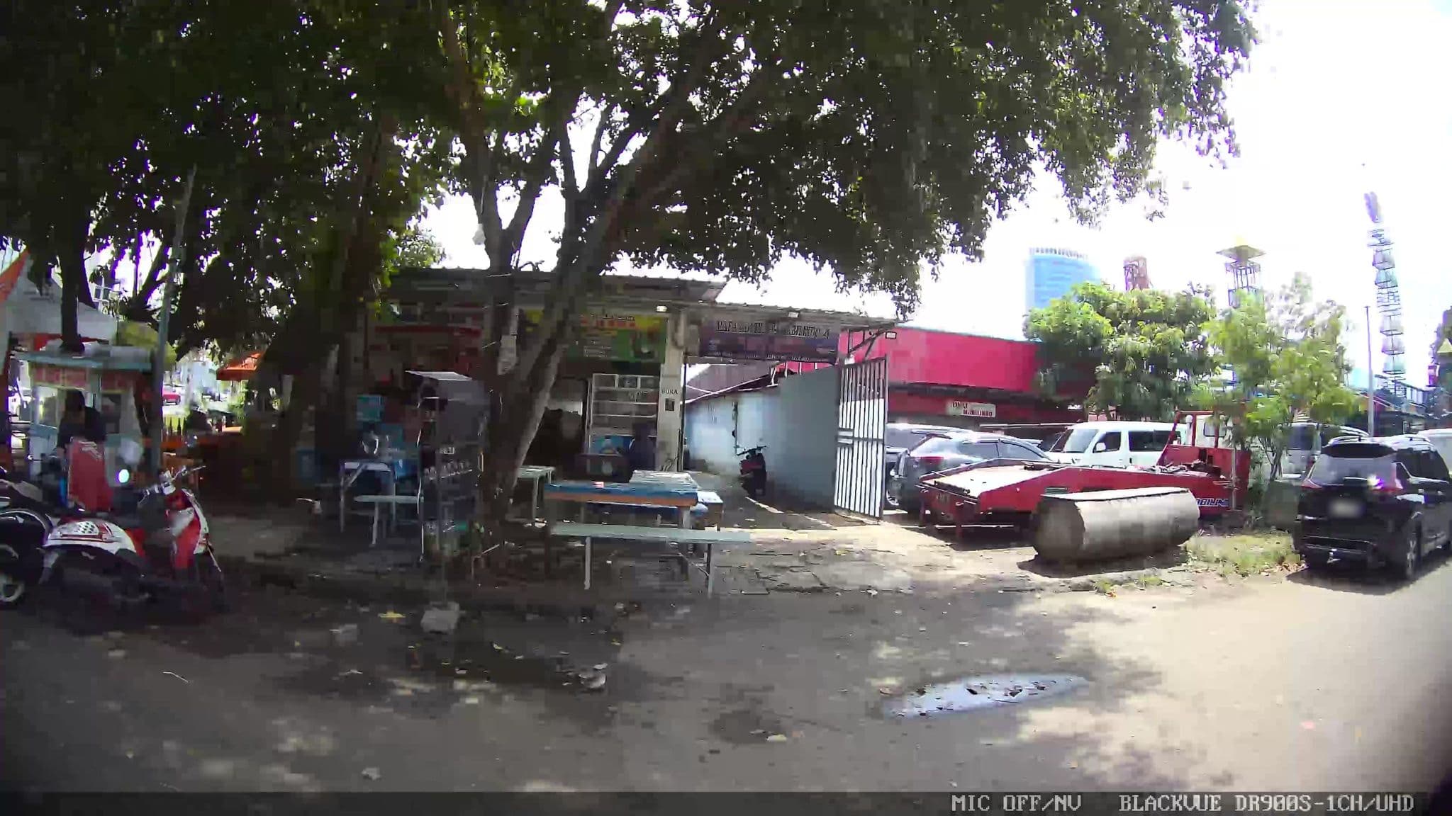 Street view near Hermes Hotel Medan, Jakarta — © Kaart---LEFT (CC BY-SA · Mapillary)