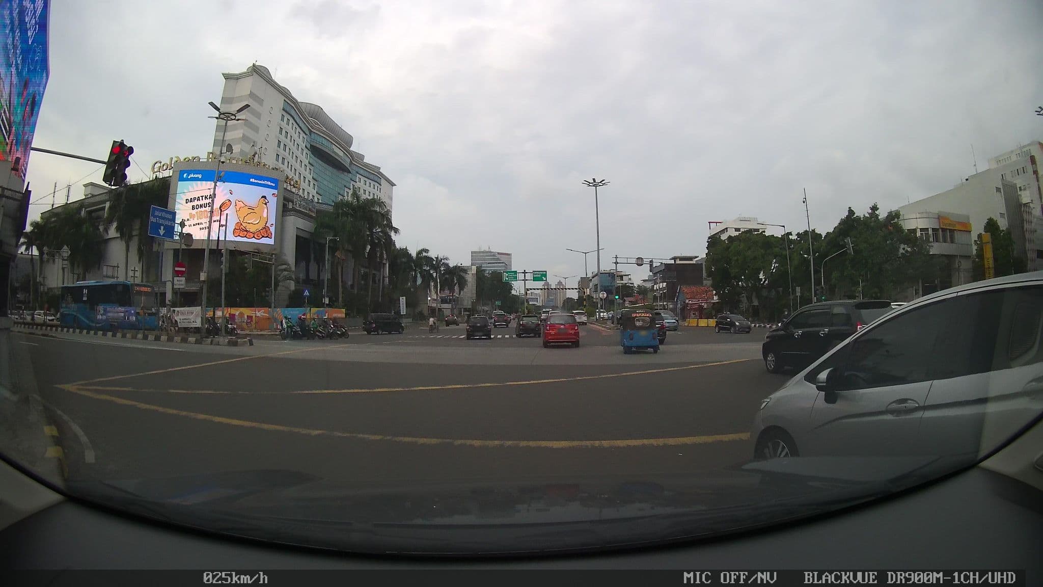 Street view near Hotel seruni, Jakarta — © kaart_1 (CC BY-SA · Mapillary)