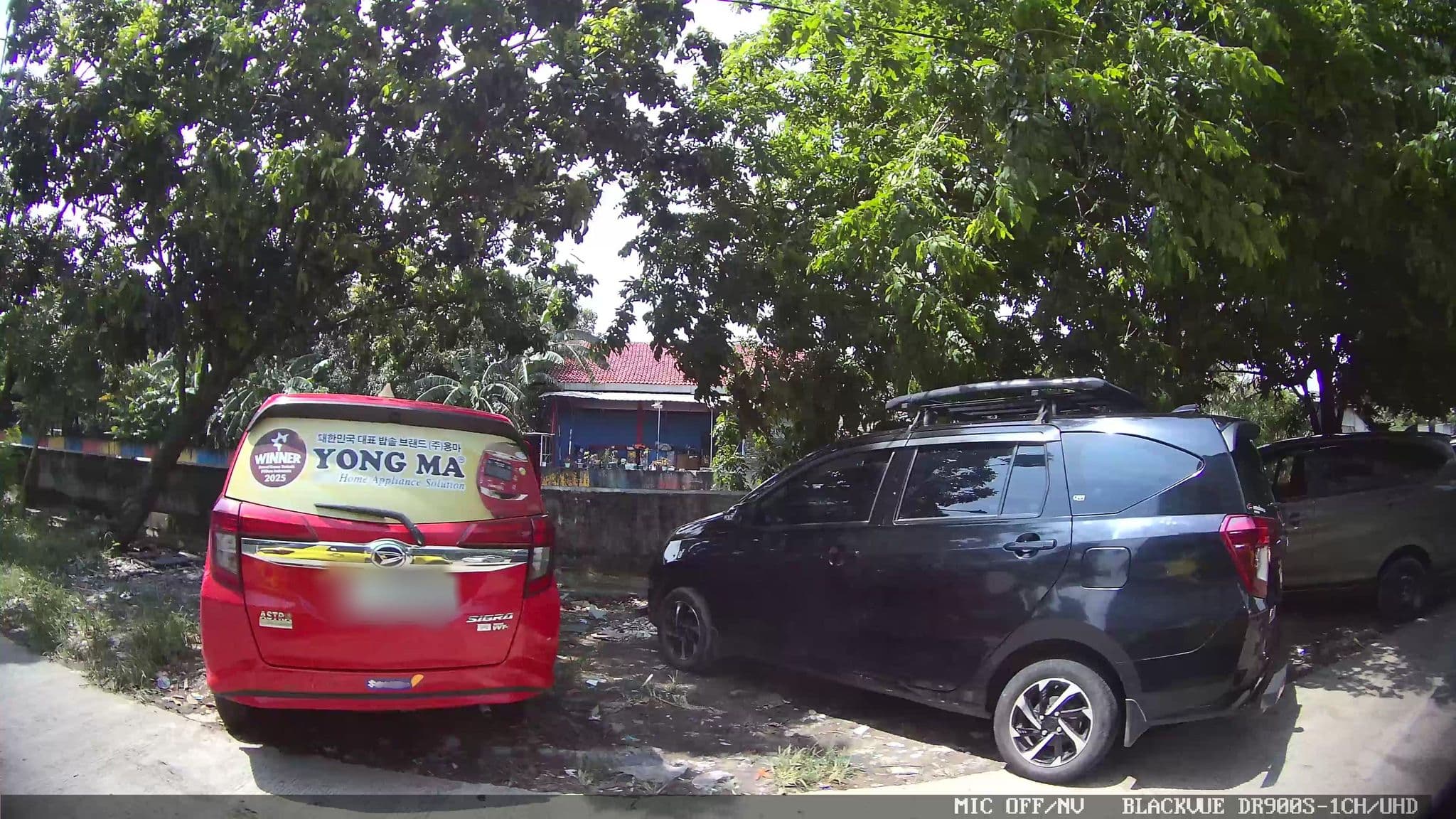 Street view near Canteen Holiday Inn, Jakarta — © Kaart---LEFT (CC BY-SA · Mapillary)