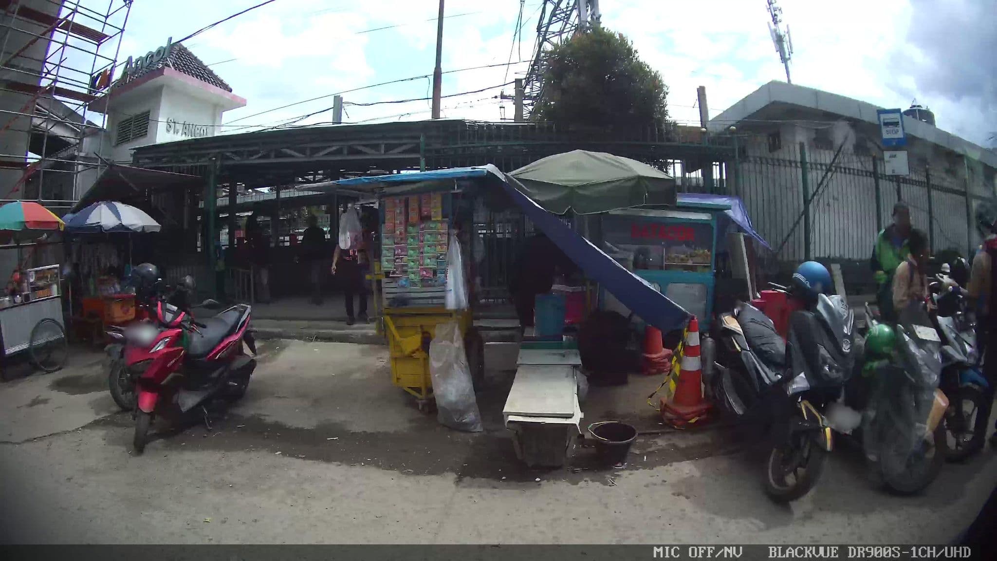 Street view near Mercure Ancol - Room 426, Jakarta — © Kaart---LEFT (CC BY-SA · Mapillary)