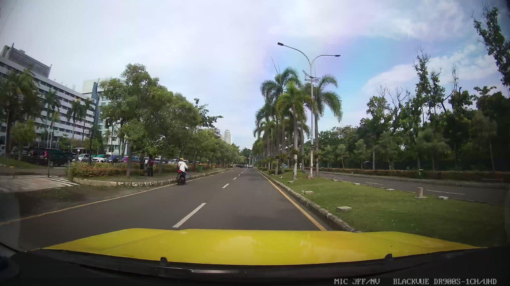 Street view near Terrace Coffee Shop, Hotel Mercure Ancol, Jakarta — © Kaart---FRONT (CC BY-SA · Mapillary)