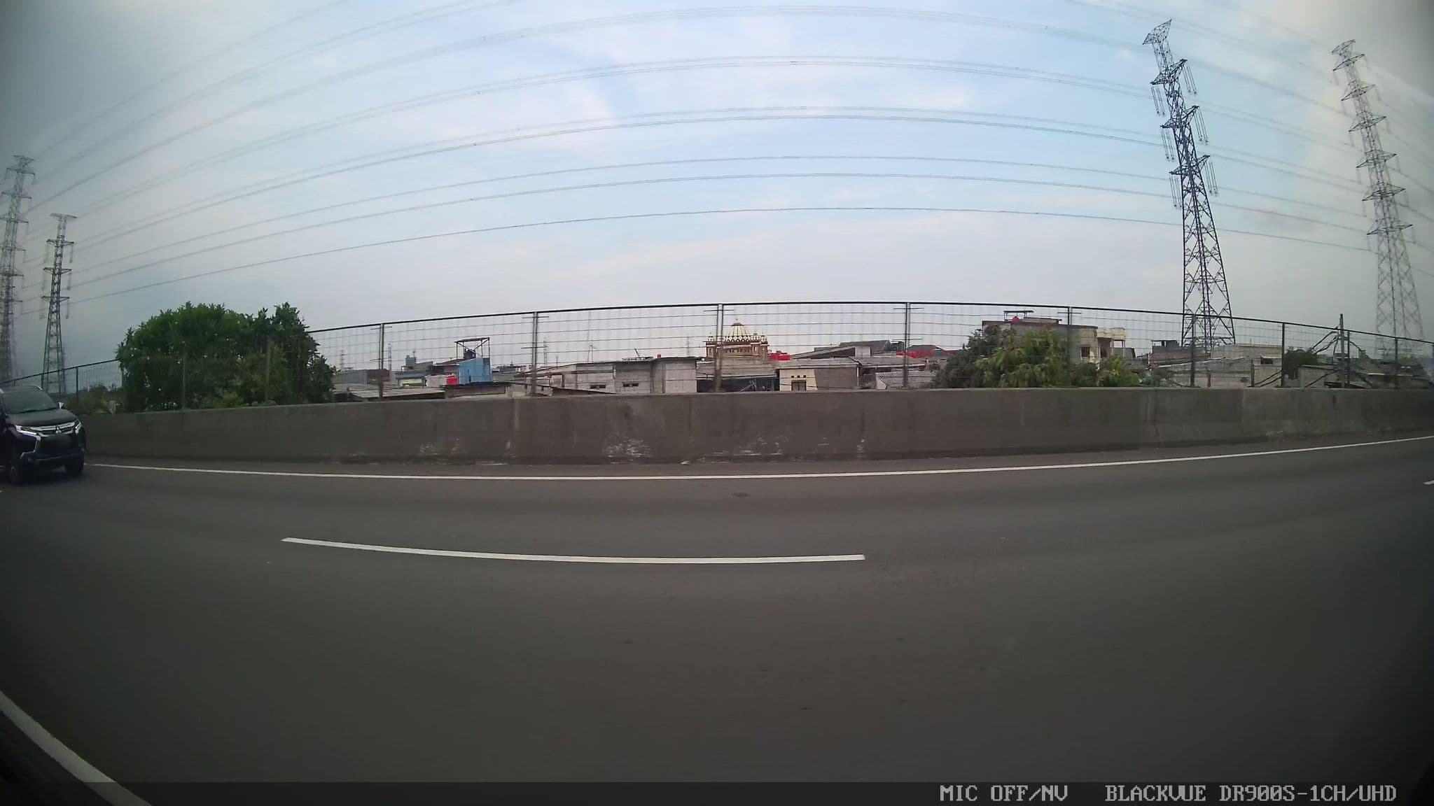 Street view near Oryx Rotana Hotel, Utan — © Kaart---LEFT (CC BY-SA · Mapillary)