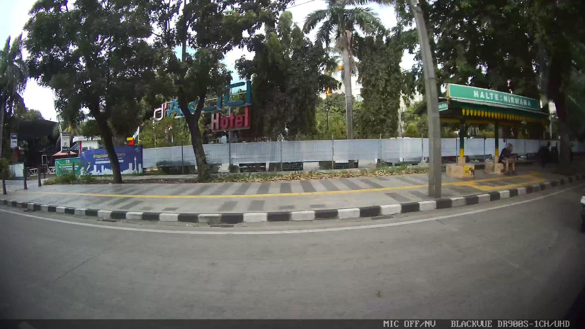Street view near Cempaka Sunter Hotel & Service Apartment, Jakarta — © Kaart---LEFT (CC BY-SA · Mapillary)