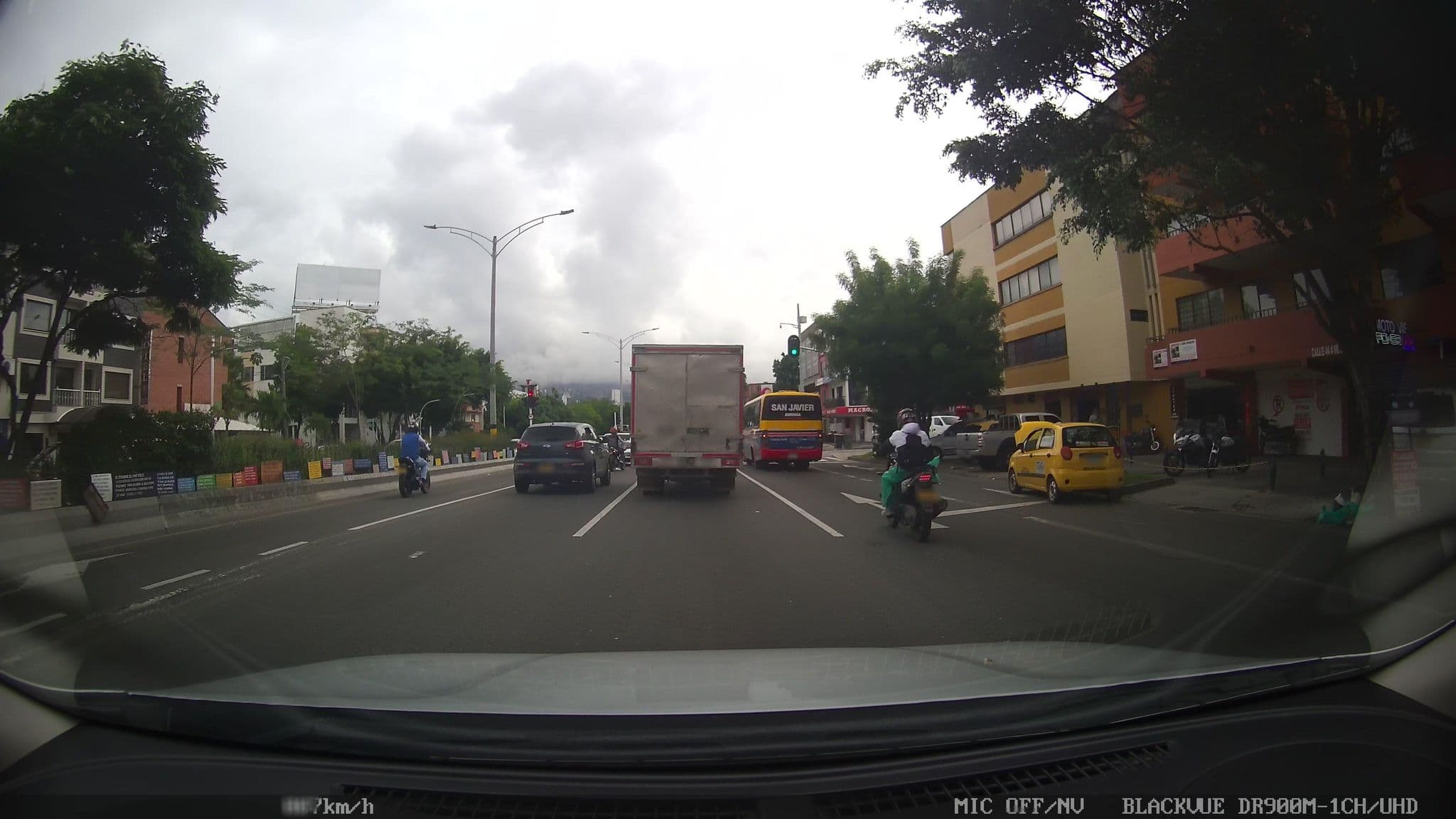 Street view near Hotel Guayacanes, Medellín