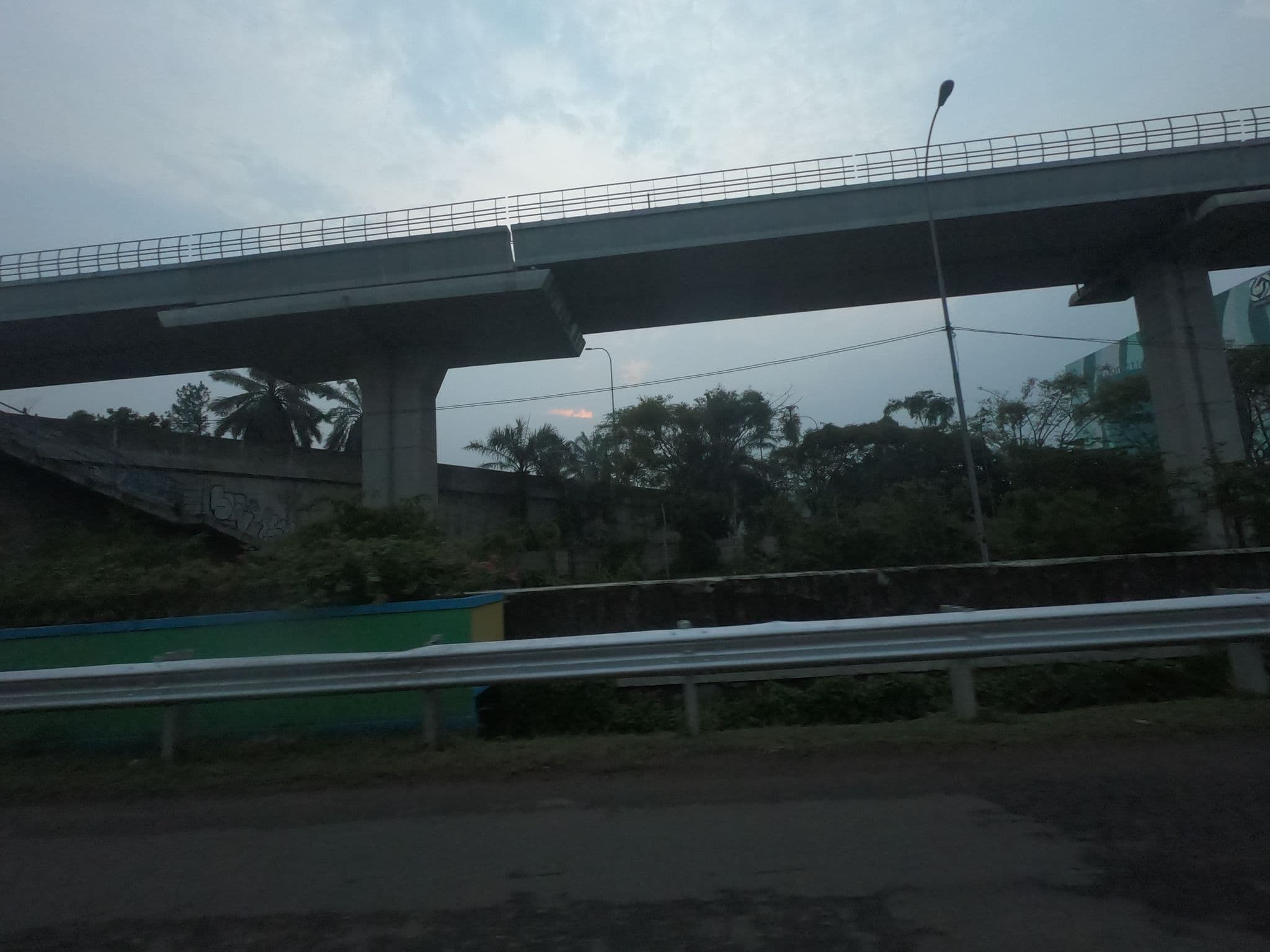 Street view near Sekar Purbo, Taman Rekreasi Wiladatika, Cileungsir — © rsnaru (CC BY-SA · Mapillary)