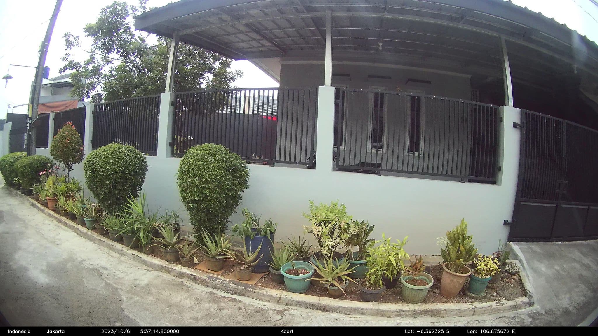 Street view near Hotel Grand USU, Puncak, Depok — © kaart_4 (CC BY-SA · Mapillary)