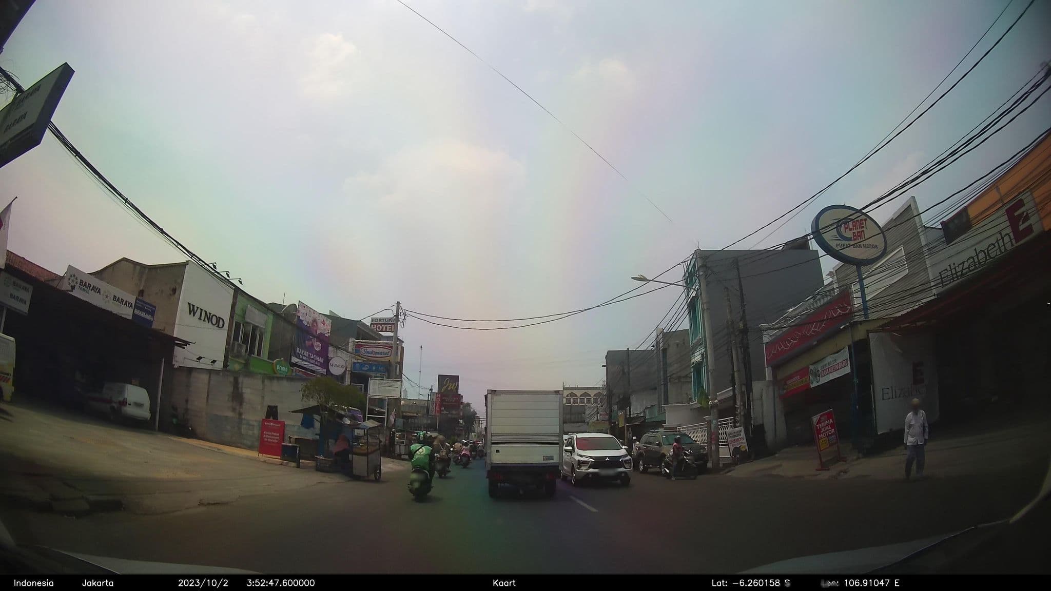 Street view near Hotel Fortuna, Jakarta — © kaart5 (CC BY-SA · Mapillary)