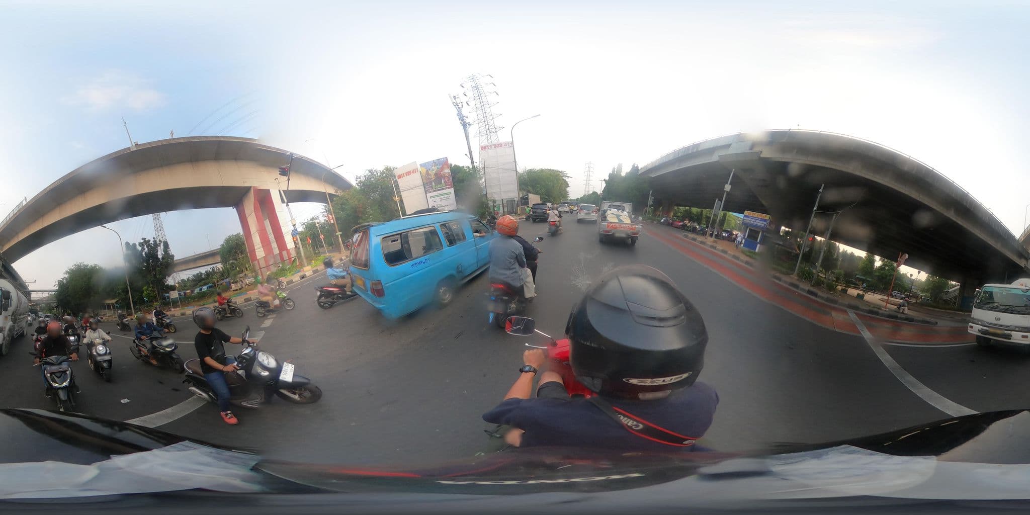 Street view near central park Kuta, Jakarta — © rgtm_ryuiki (CC BY-SA · Mapillary)