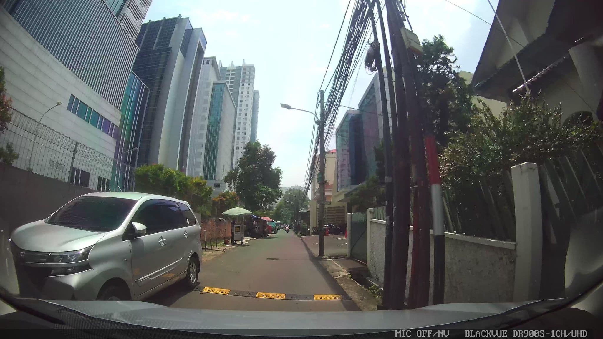 Street view near Abah Hotel, Subang, Jakarta — © Kaart---FRONT (CC BY-SA · Mapillary)