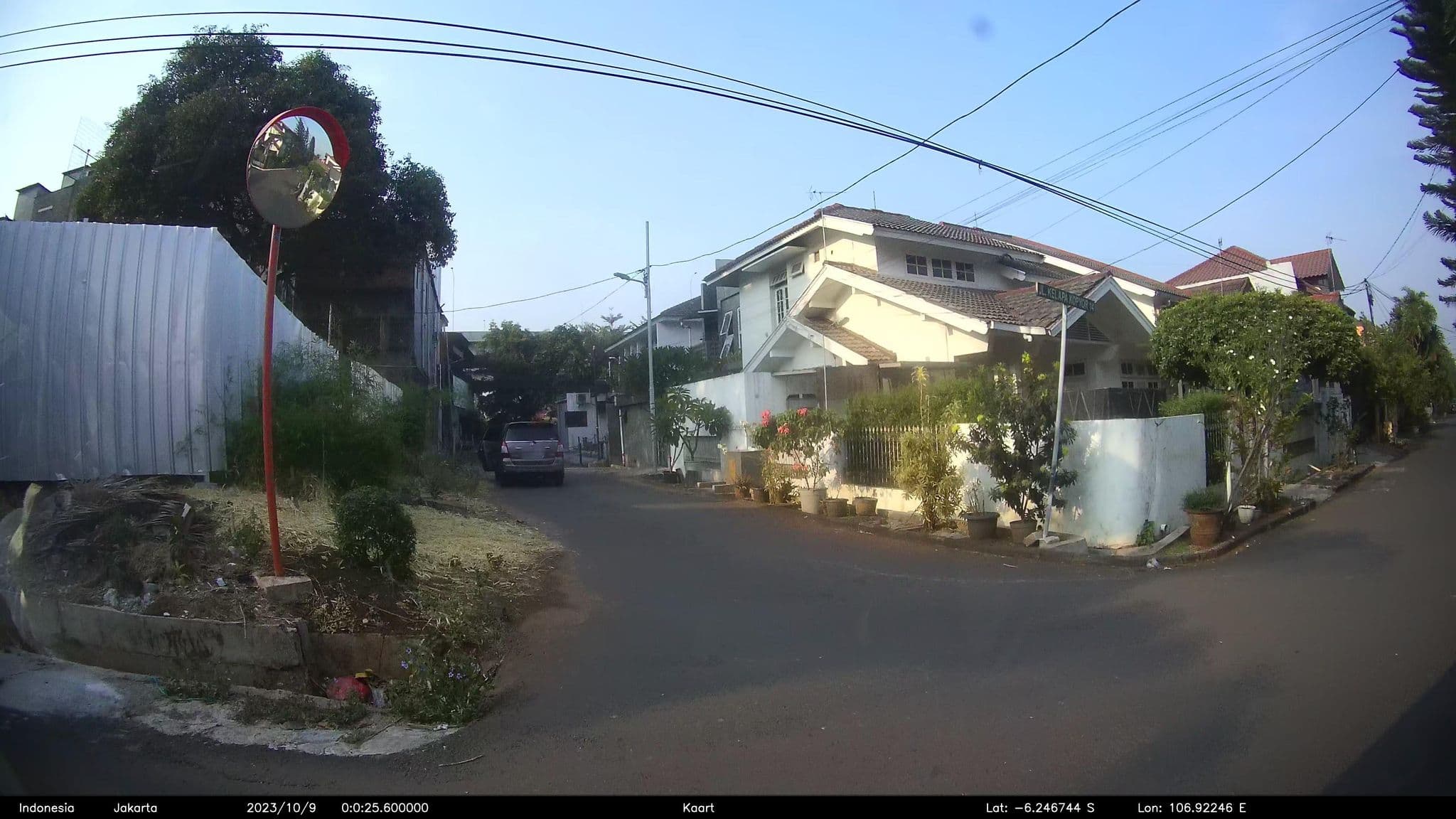 Street view near Rumah Panggung Manado, Bekasi — © kaart_2 (CC BY-SA · Mapillary)