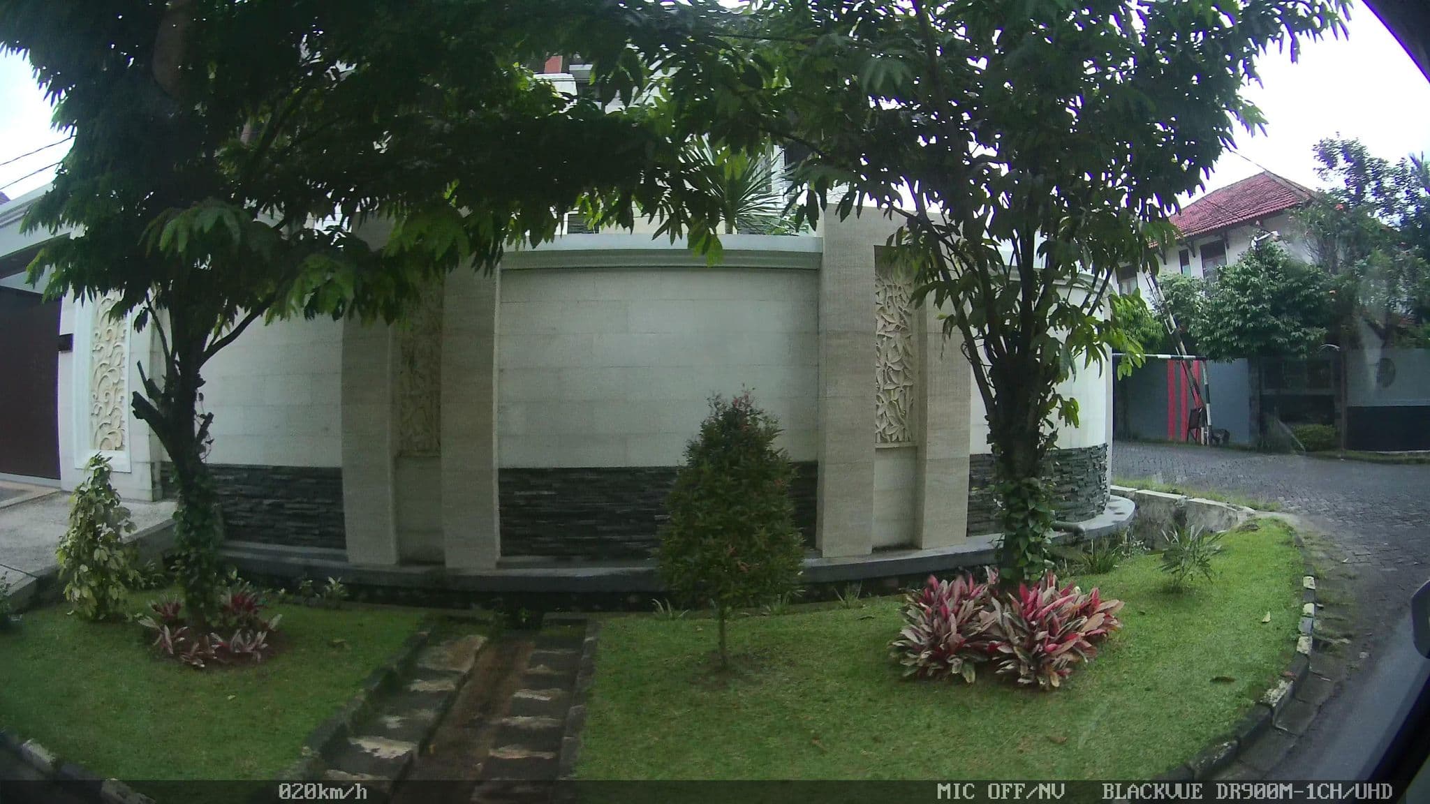 Street view near Seruni Hotel, Bekasi — © kaart_2 (CC BY-SA · Mapillary)