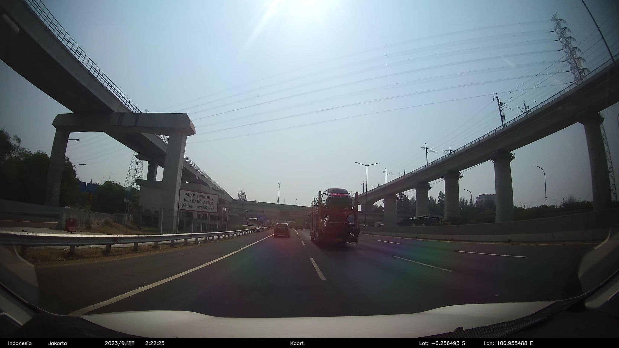 Street view near Villla Mutiara Carita, Bekasi — © kaart5 (CC BY-SA · Mapillary)