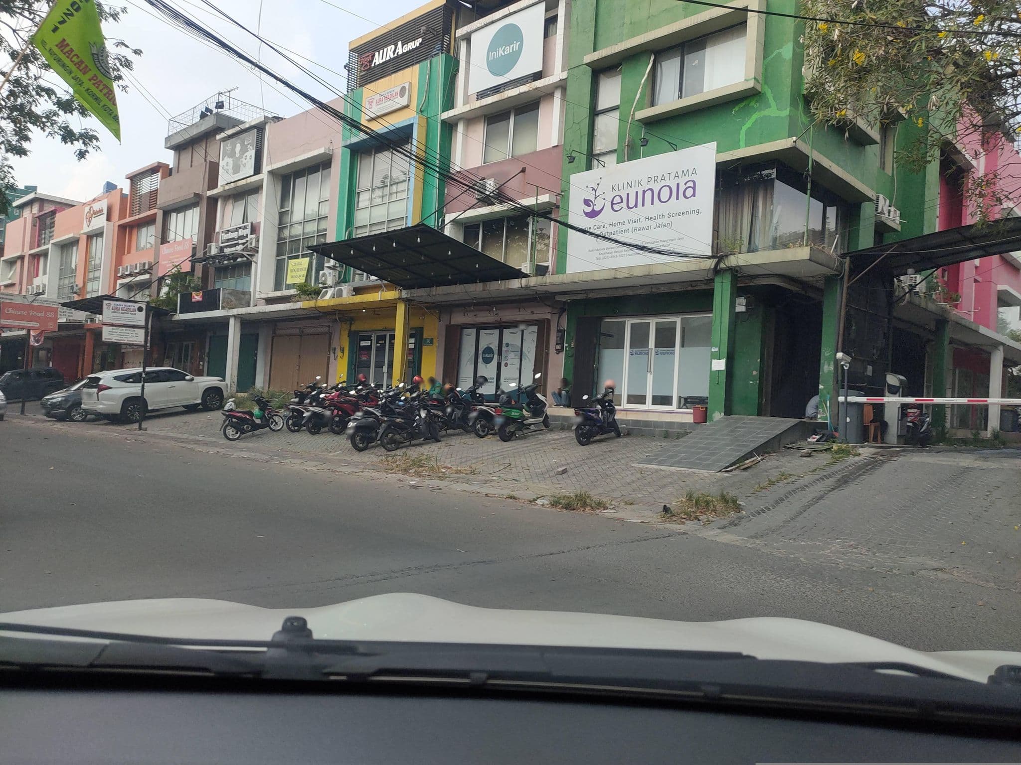 Street view near The Green Hotel, Bekasi — © Kaart_Local (CC BY-SA · Mapillary)