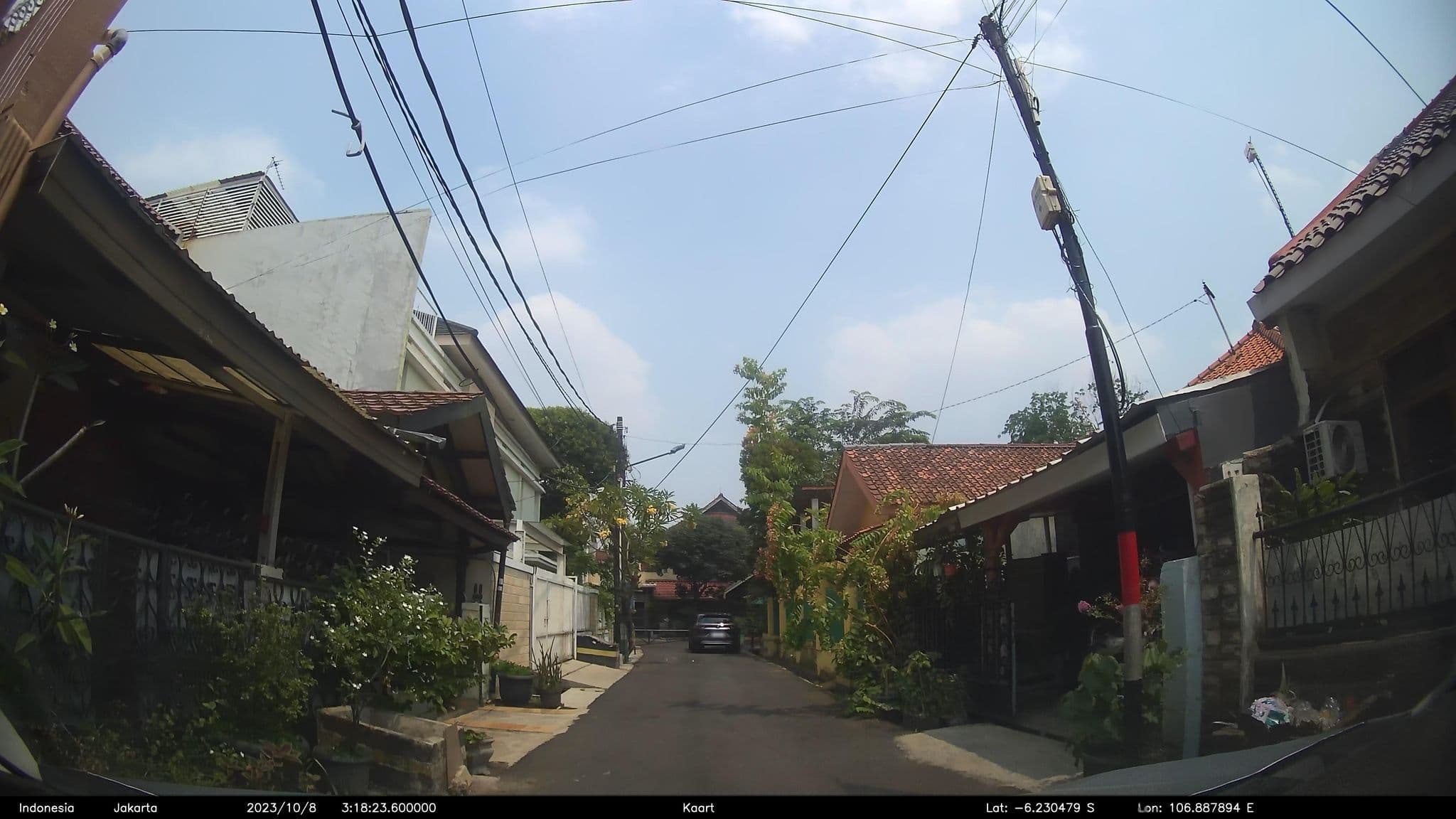 Street view near V-Room, Jakarta — © kaart5 (CC BY-SA · Mapillary)