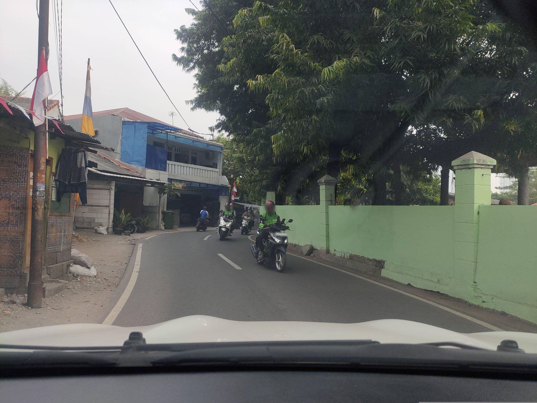 Street view near The Green Hotel, Jakarta — © Kaart_Local (CC BY-SA · Mapillary)