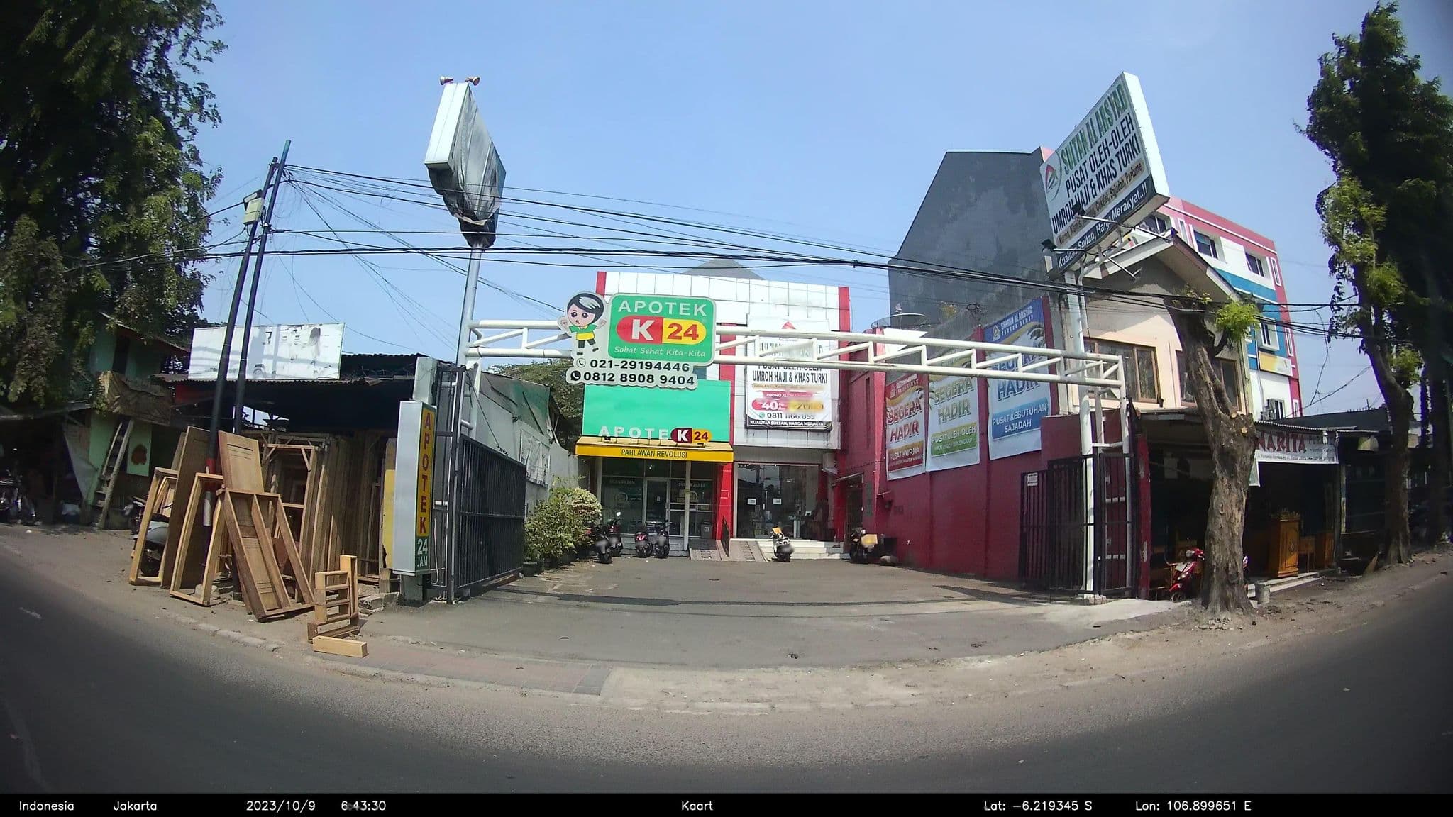 Street view near Villa Silma Puncak, Jakarta — © kaart_2 (CC BY-SA · Mapillary)