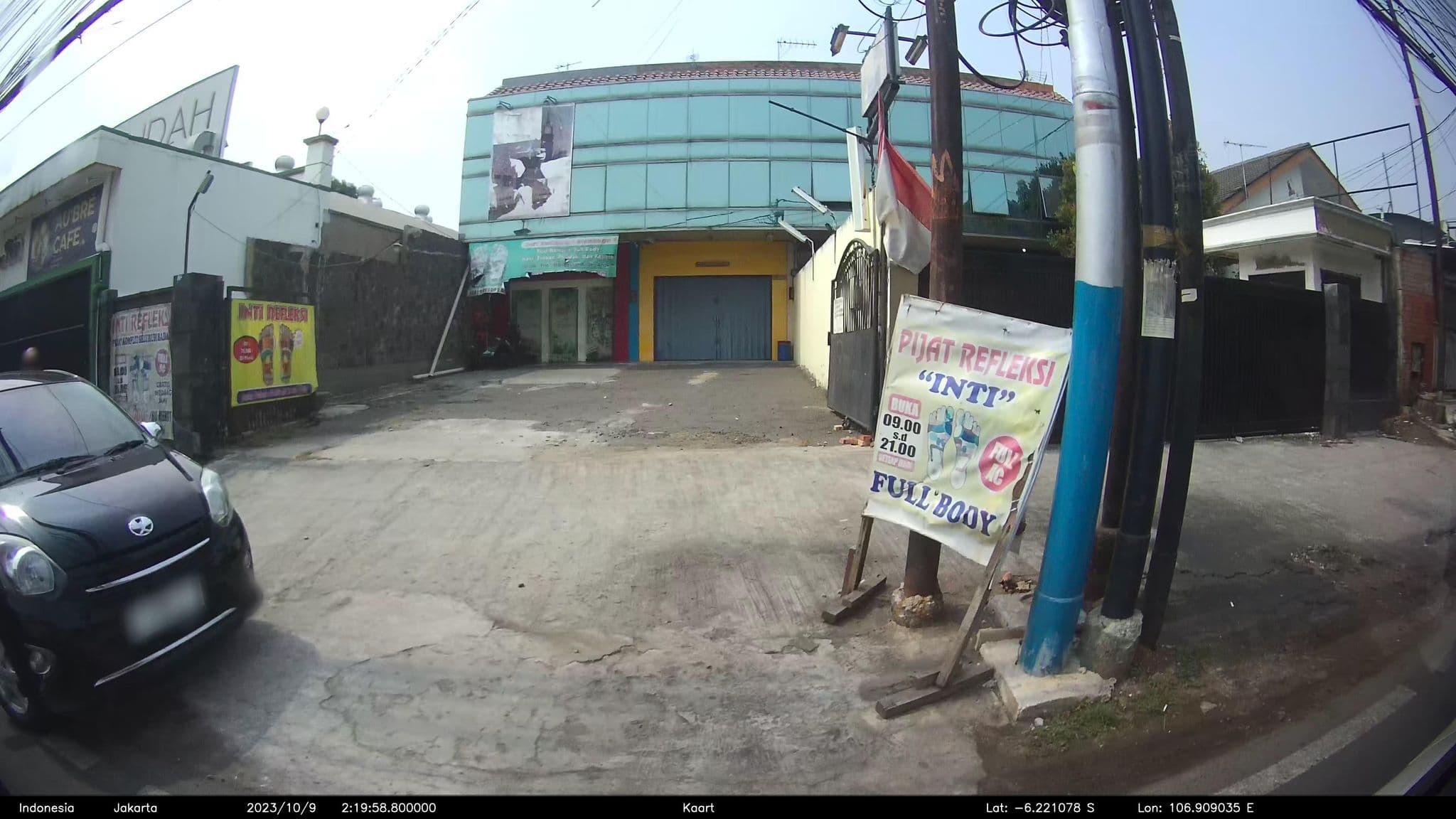 Street view near Rensa Sofyan Hotel, Utan — © kaart_2 (CC BY-SA · Mapillary)