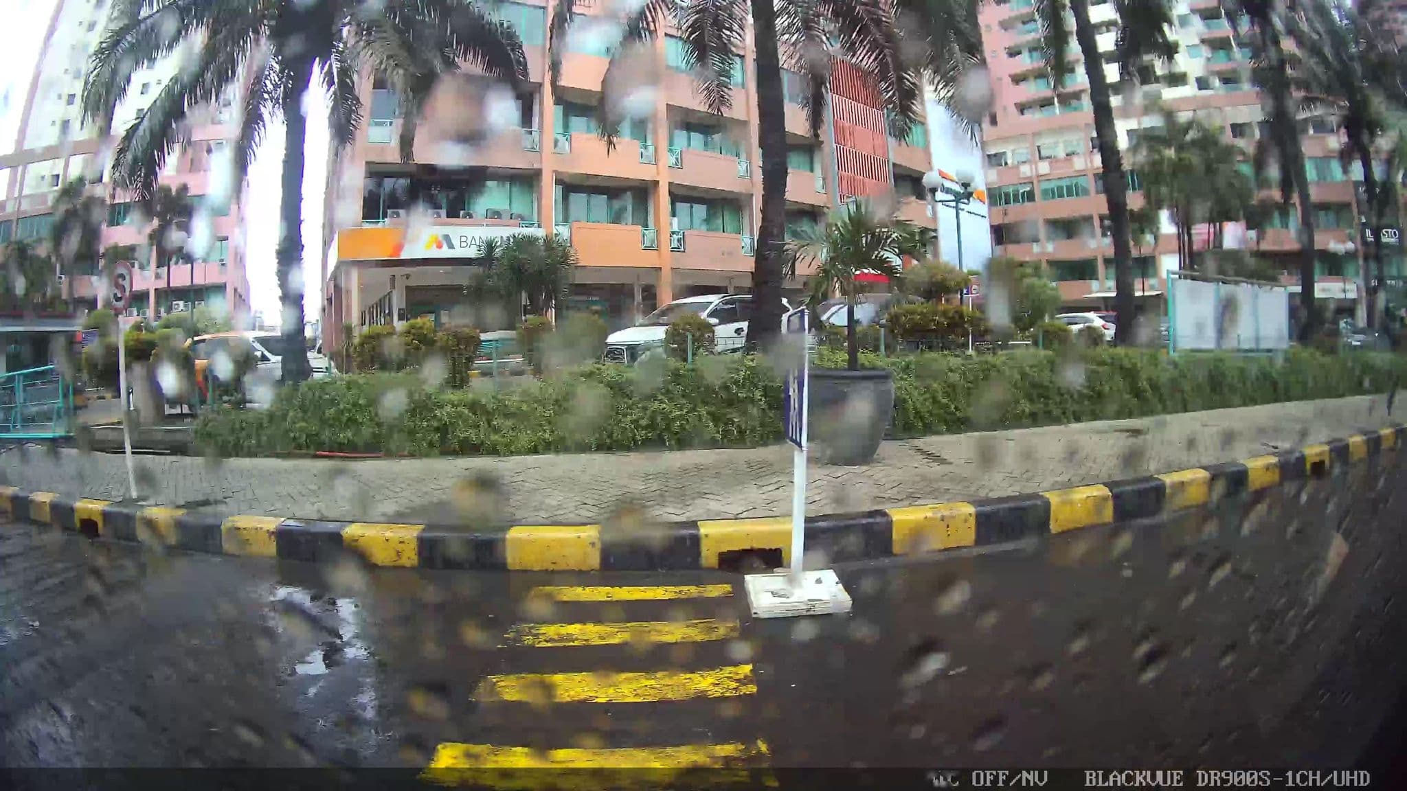 Street view near Mandarin hotel, Jakarta — © Kaart---LEFT (CC BY-SA · Mapillary)