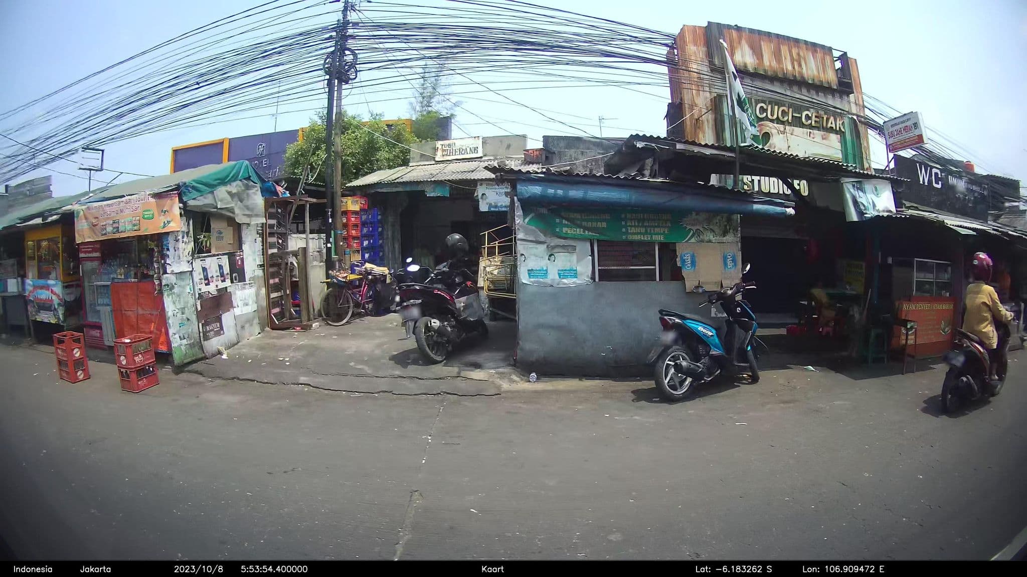 Street view near Hotel Fatrasari, Utan — © kaart_2 (CC BY-SA · Mapillary)