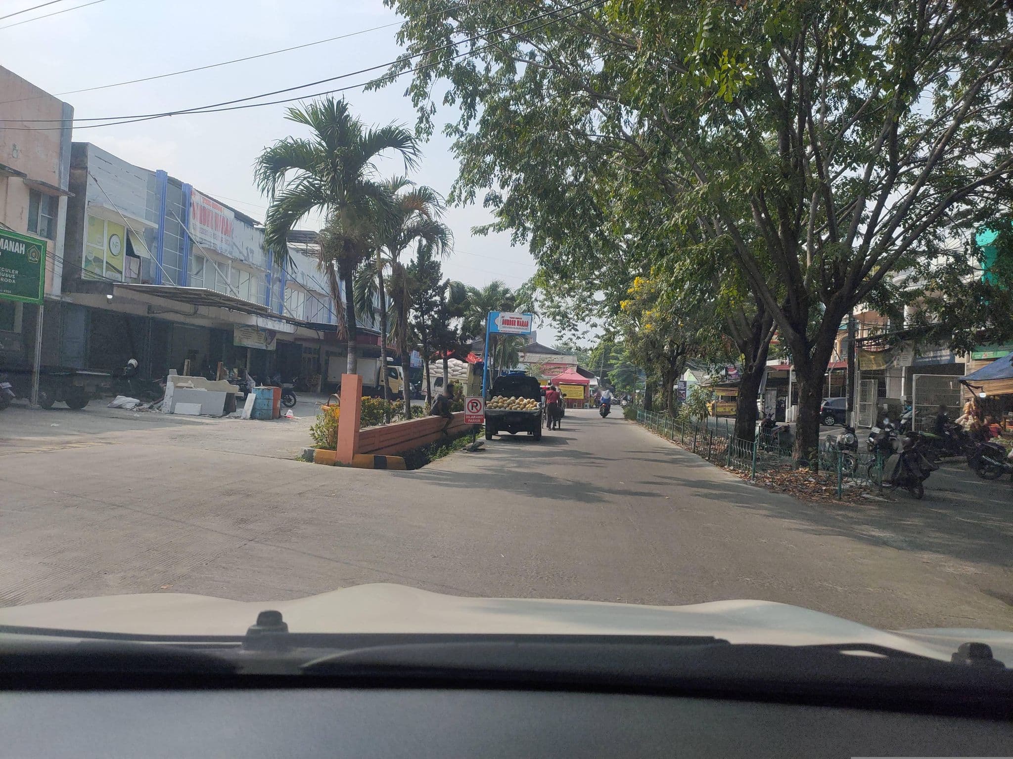 Street view near Catalan Park, Bekasi — © Kaart_Local (CC BY-SA · Mapillary)
