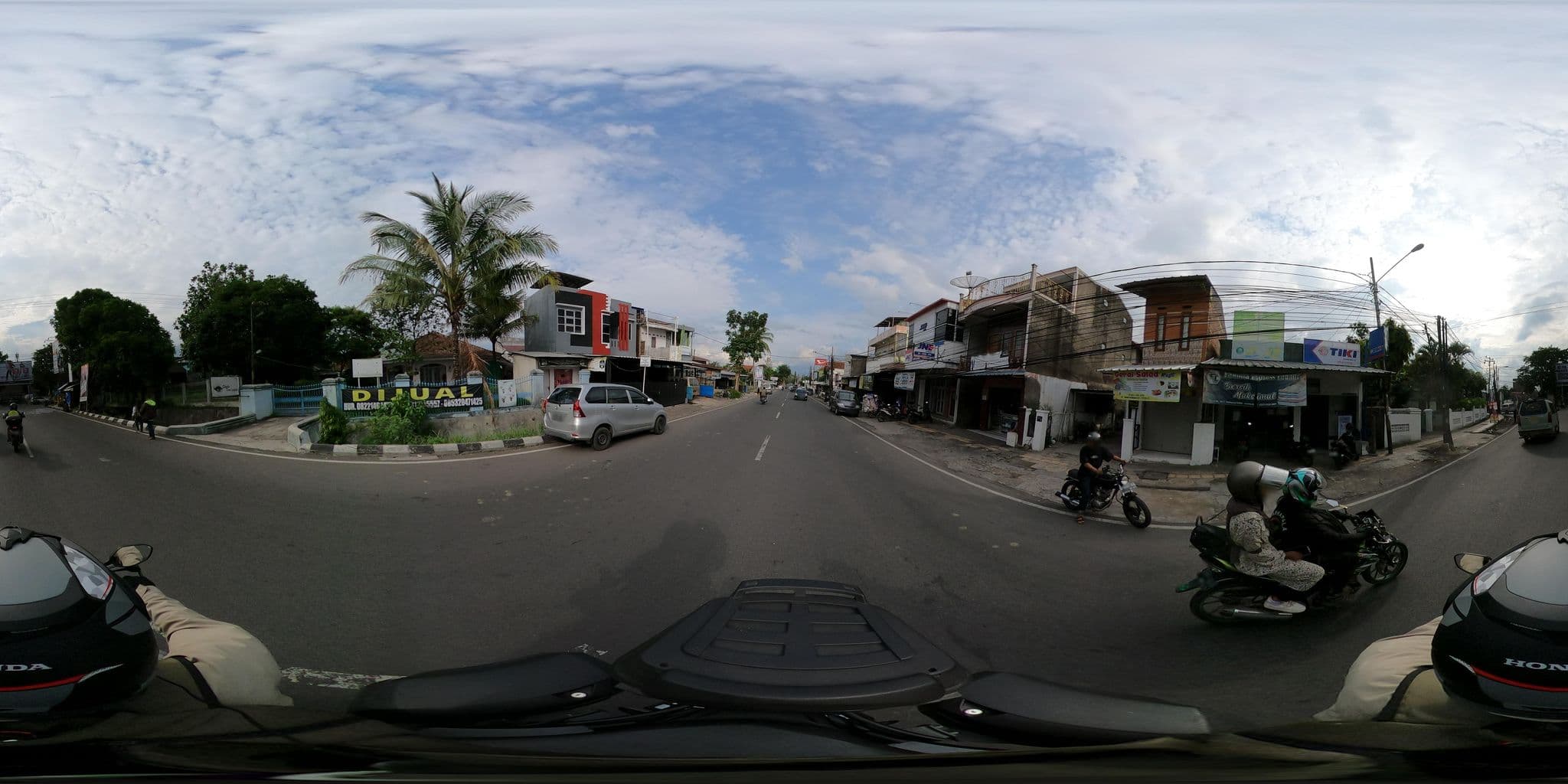 Street view near Redante Hotel, Garut — © Kaart_Local (CC BY-SA · Mapillary)