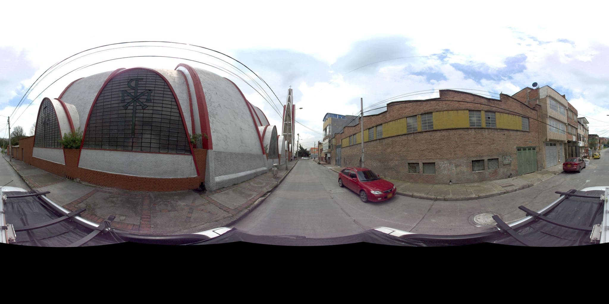 Street view near Igelsia San Cristóbal, Bogotá — © sarahantos (CC BY-SA · Mapillary)
