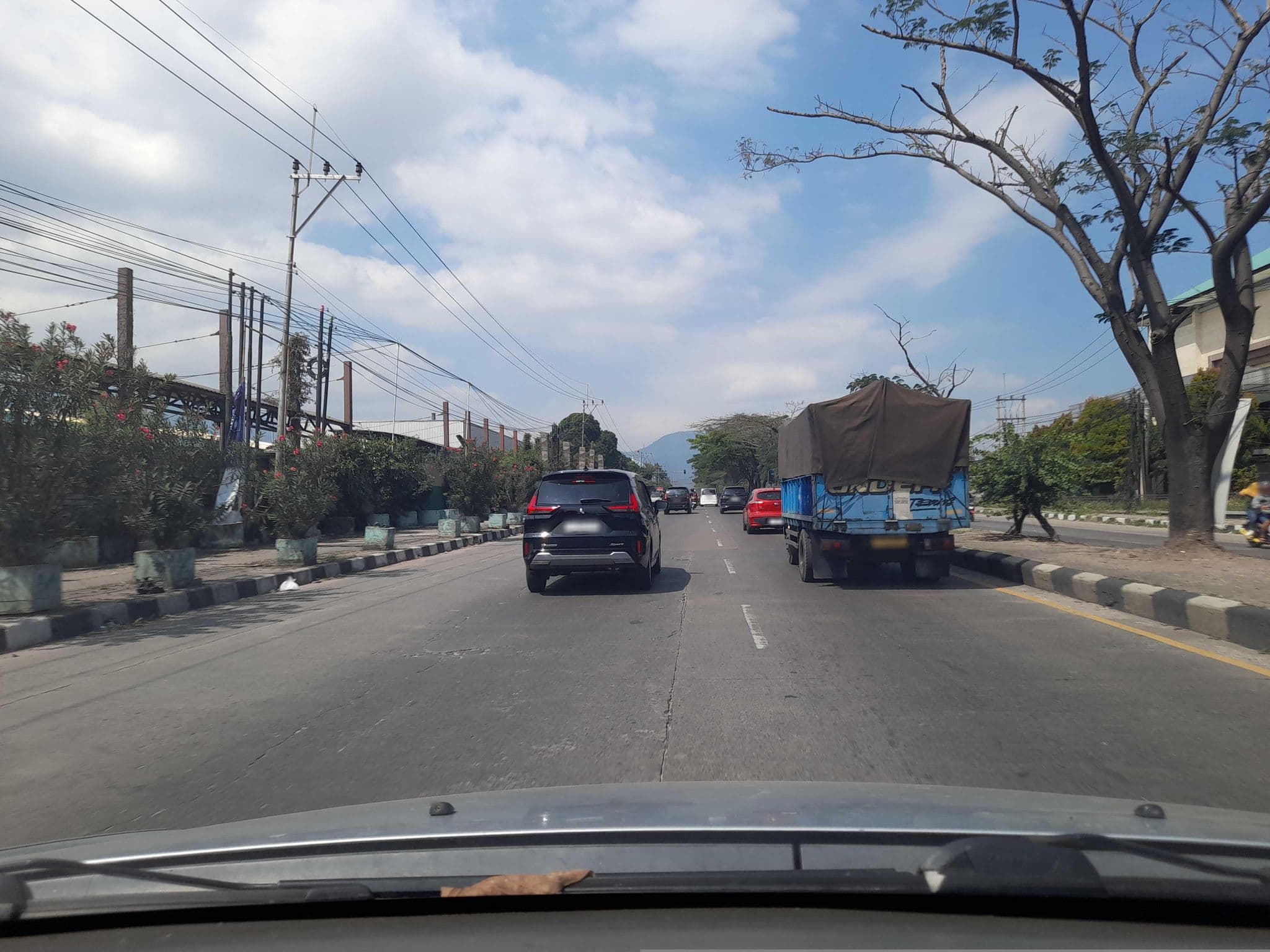 Street view near Hotel Puri Khatulistiwa, Cileunyi — © Kaart_Local (CC BY-SA · Mapillary)
