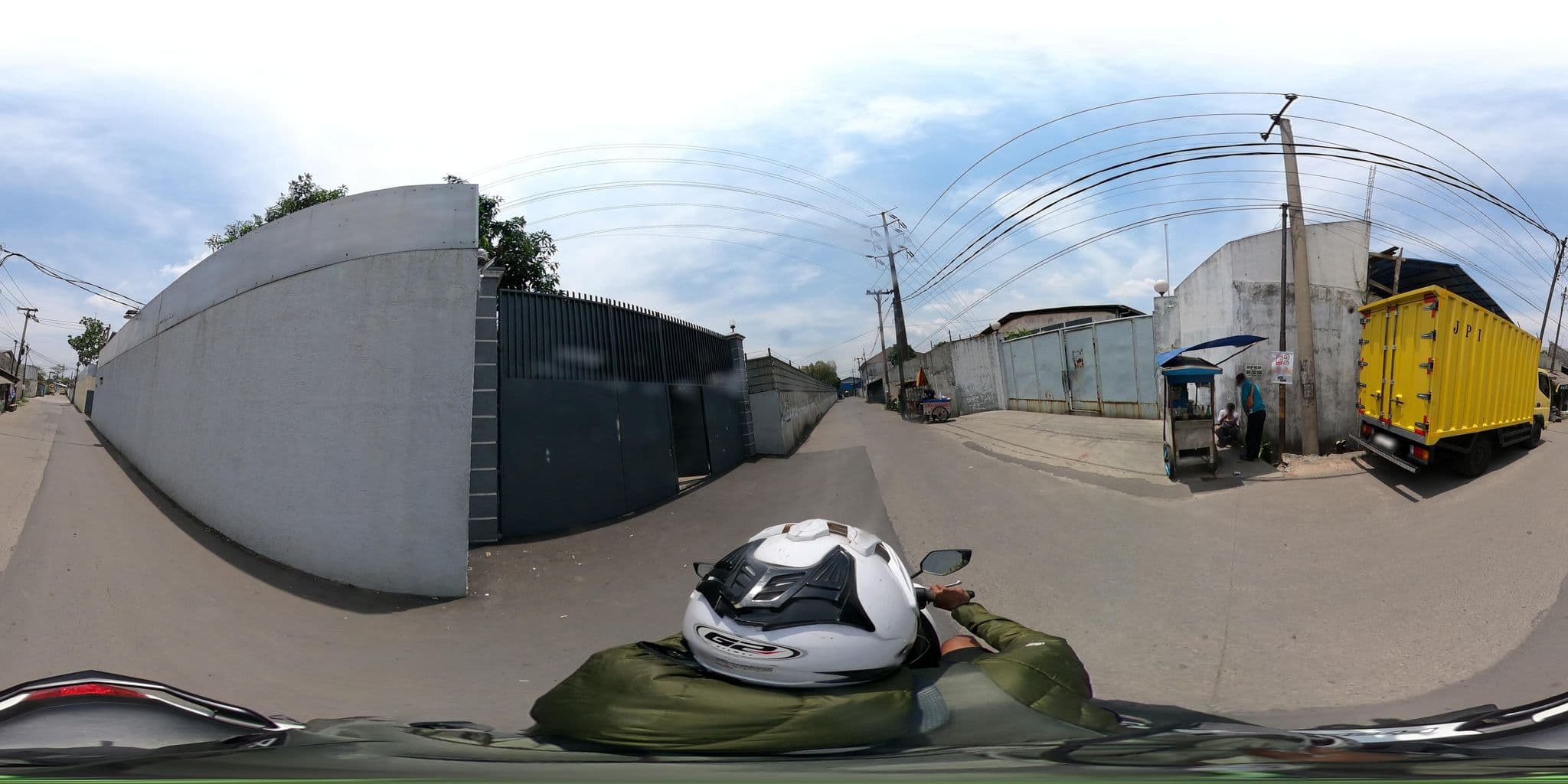 Street view near Yanti's Room, Bandung — © Kaart_Local (CC BY-SA · Mapillary)