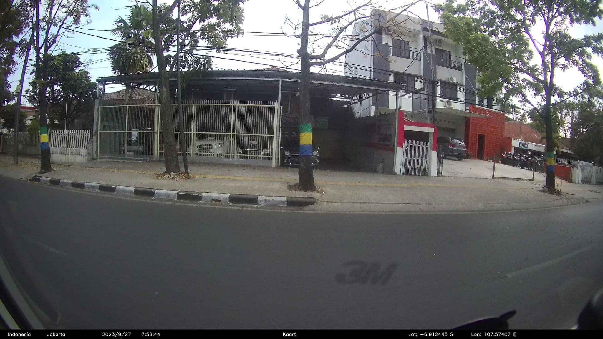 Street view near Hotel Aryaduta Jakarta, Bandung — © kaart_2 (CC BY-SA · Mapillary)
