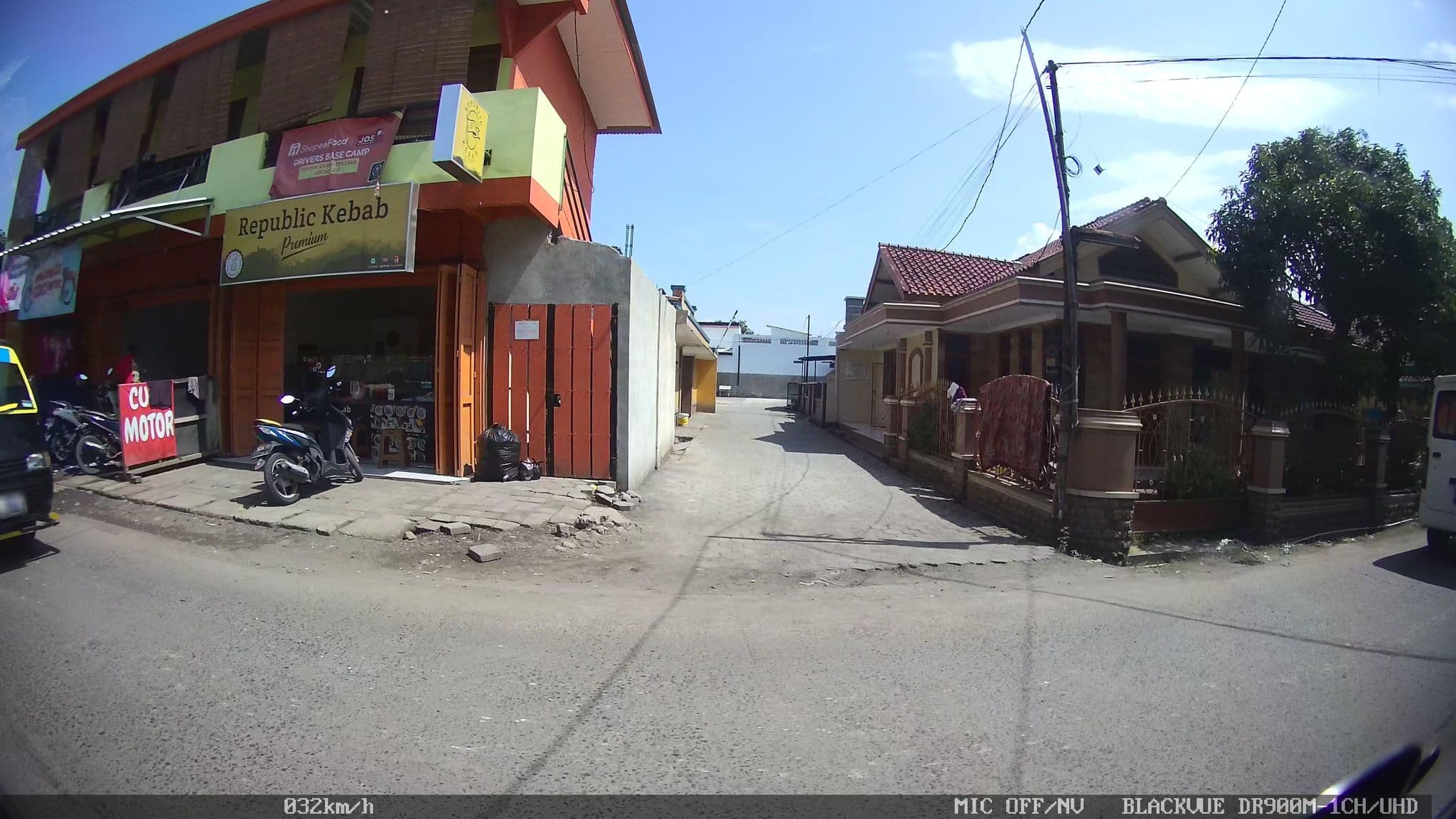 Street view near Danau Dariza, Hotel and Resort, Cipanas Garut, Margahayukencana — © kaart_2 (CC BY-SA · Mapillary)