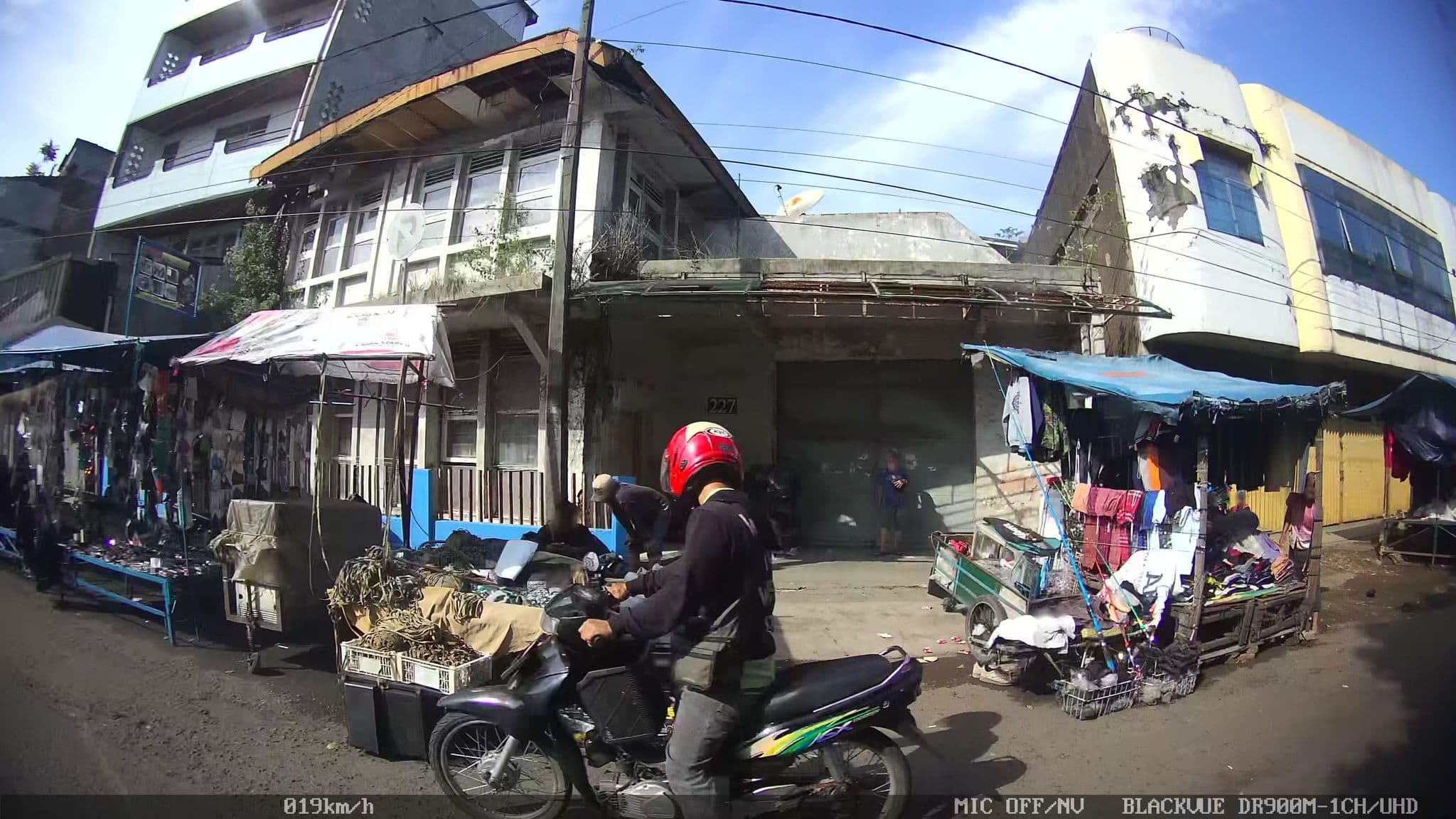 Street view near Woraburi Sukhumvit Hotel, Bandung — © kaart_1 (CC BY-SA · Mapillary)