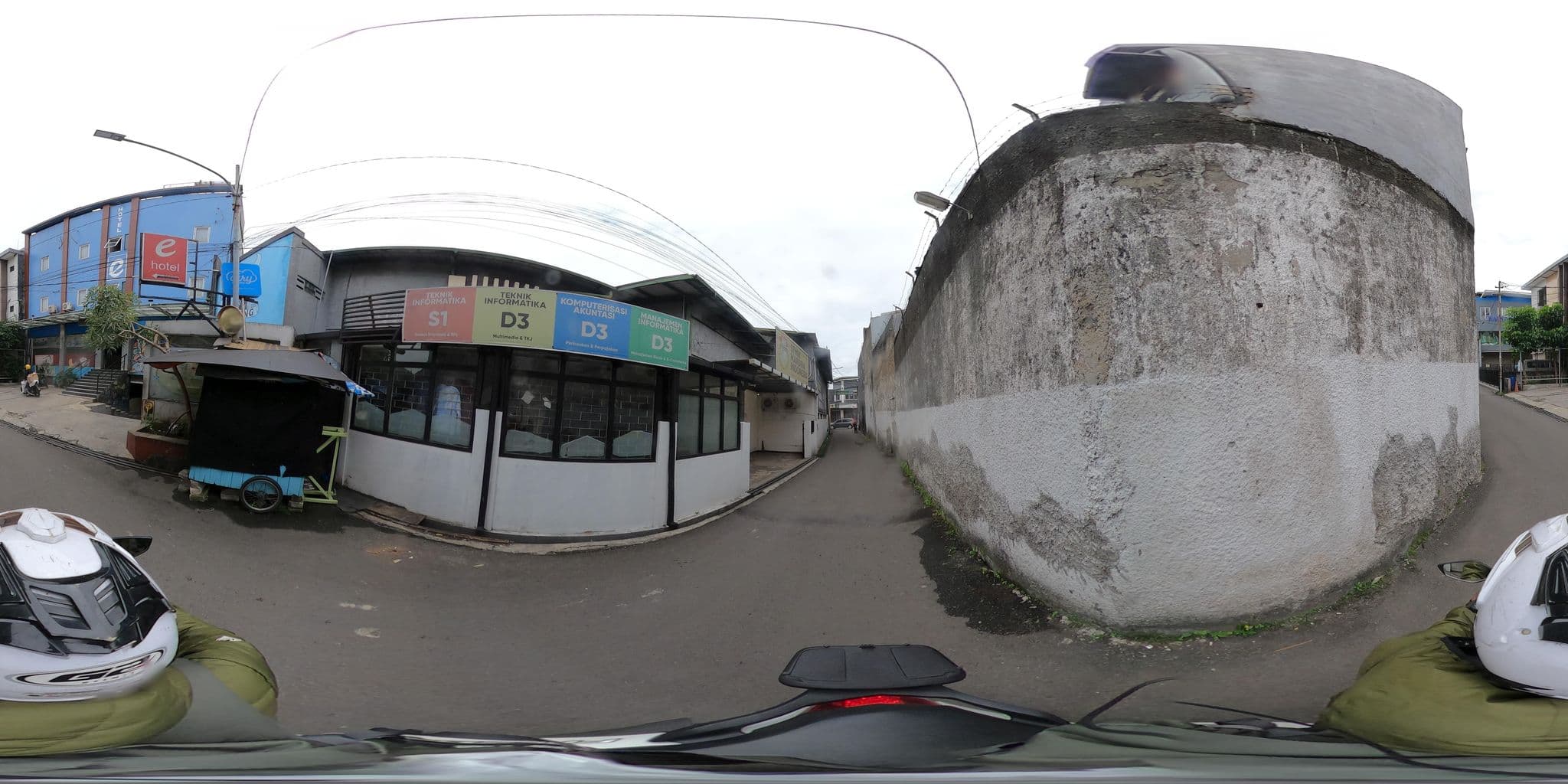 Street view near Eve Hotel, Bandung — © Kaart_Local (CC BY-SA · Mapillary)