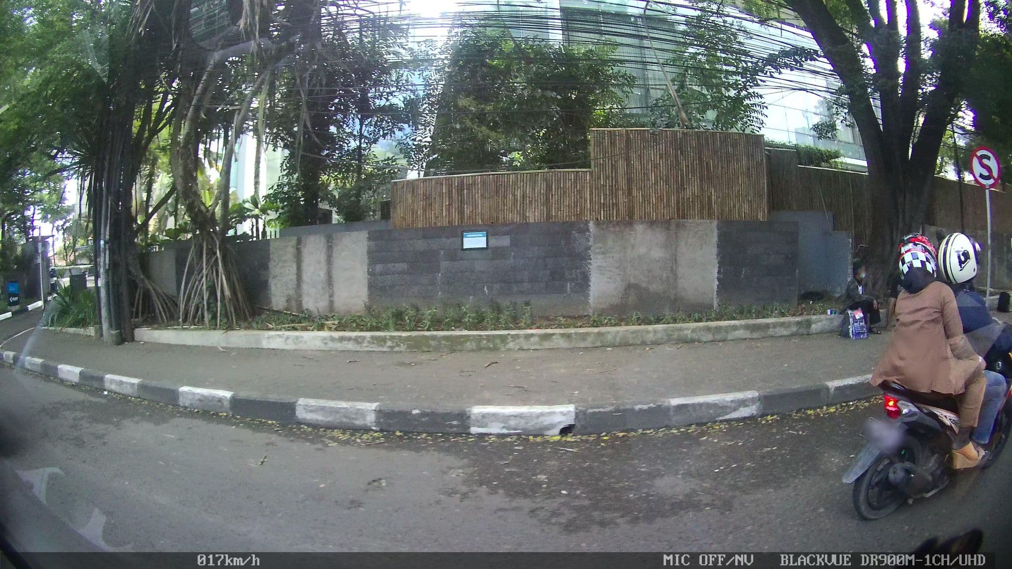Street view near Swimming Pool, Bandung — © kaart_2 (CC BY-SA · Mapillary)