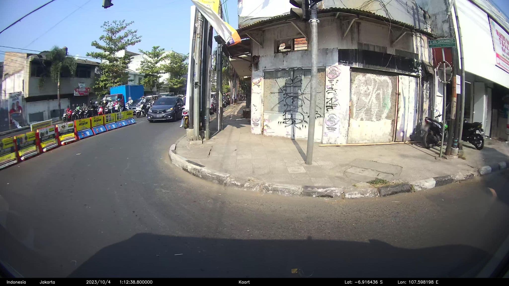Street view near Carcadin Bussines & Entertainment Hotel, Bandung — © kaart5 (CC BY-SA · Mapillary)