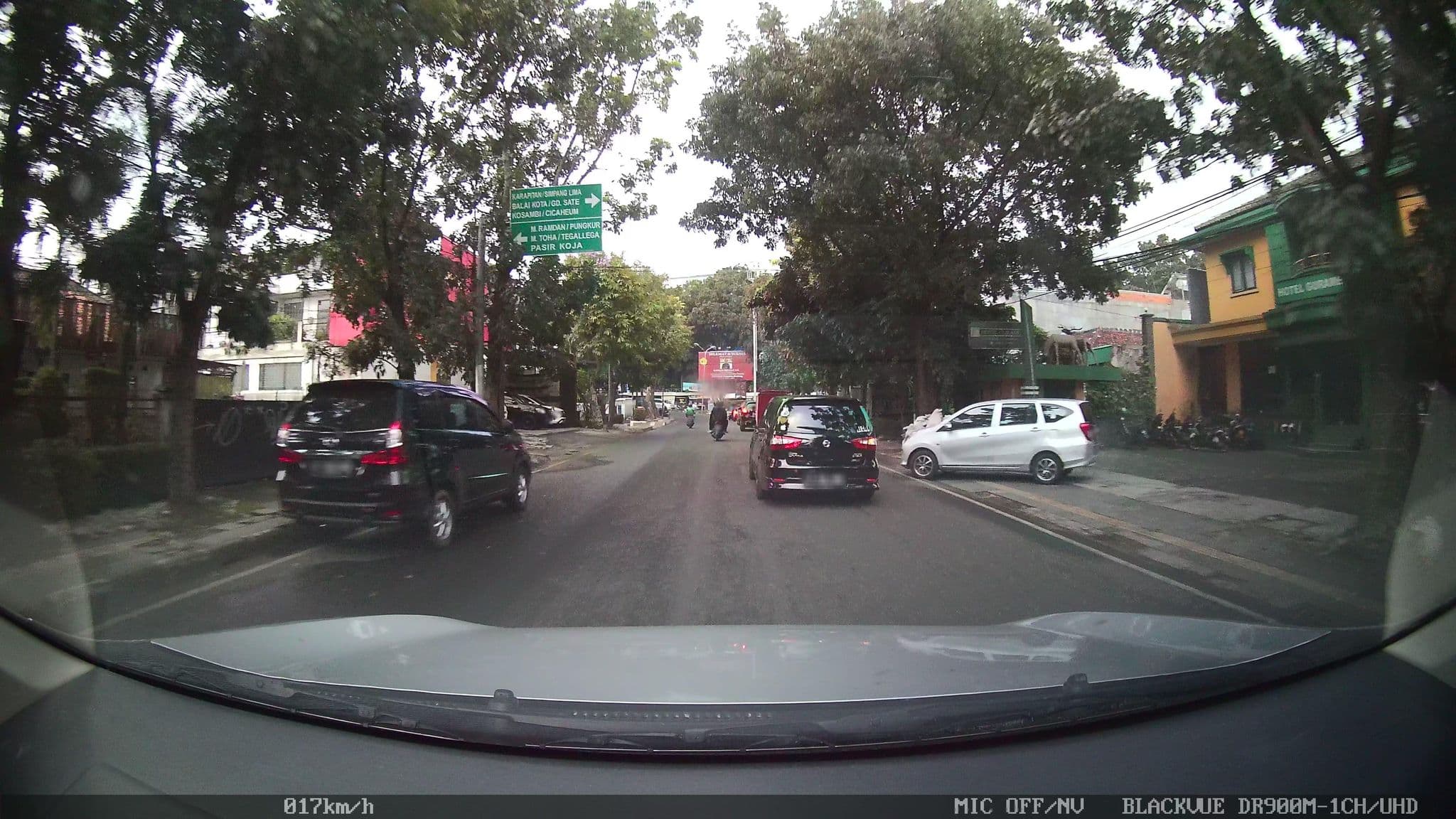 Street view near Hotel Gurame, Bandung — © kaart_2 (CC BY-SA · Mapillary)