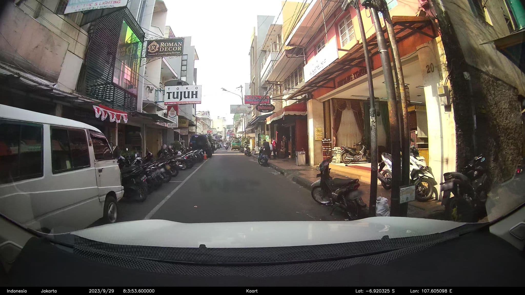 Street view near Tulip Room Golden Flower Hotel, Bandung — © kaart_2 (CC BY-SA · Mapillary)