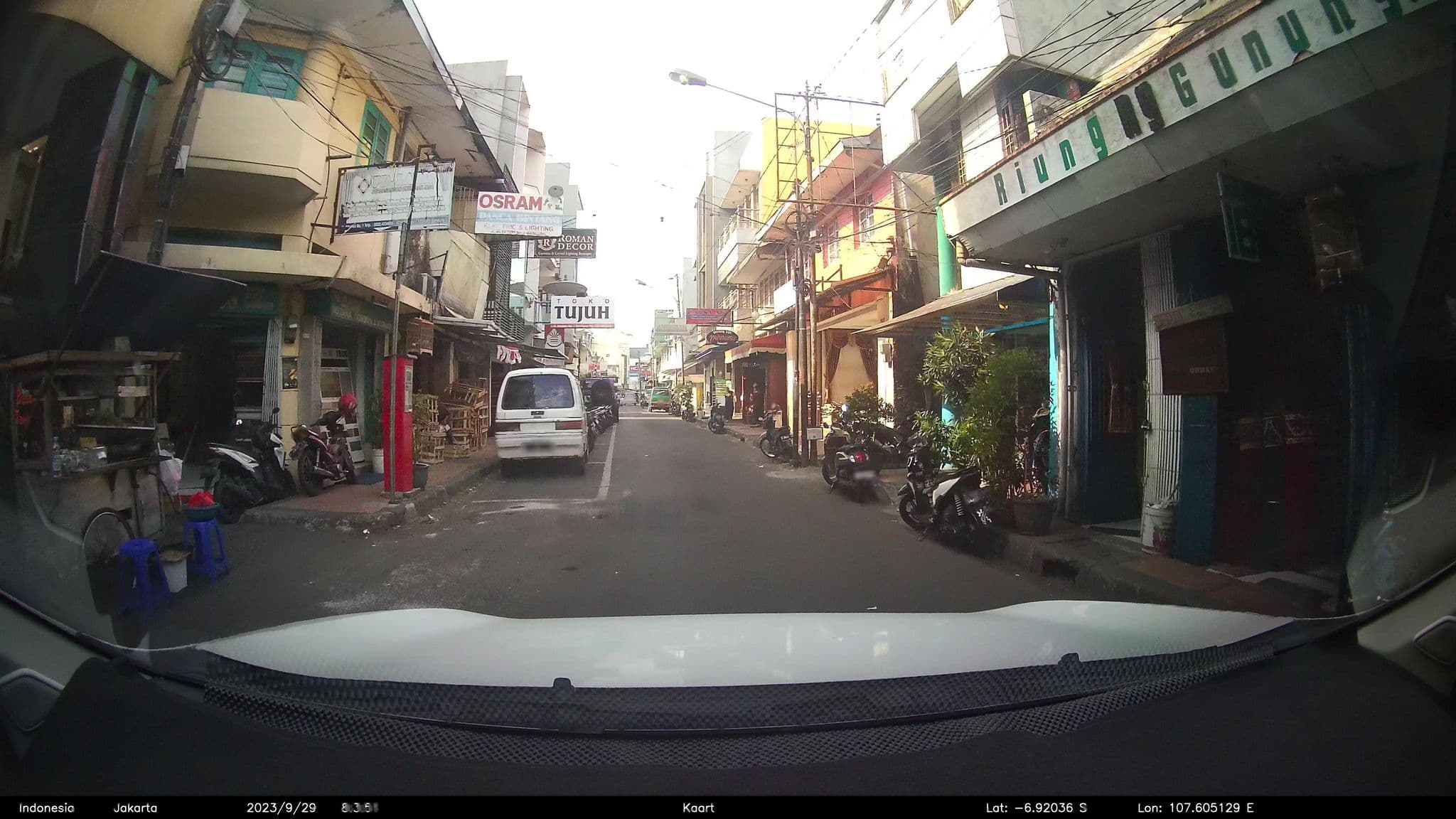 Street view near Room 121, Bandung — © kaart_2 (CC BY-SA · Mapillary)